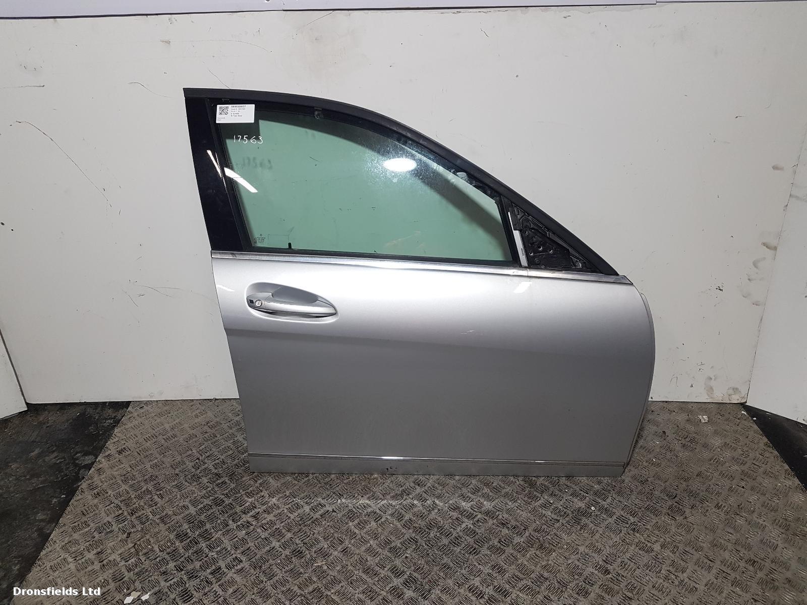 View Auto part R Front Door Mercedes C Class 2011