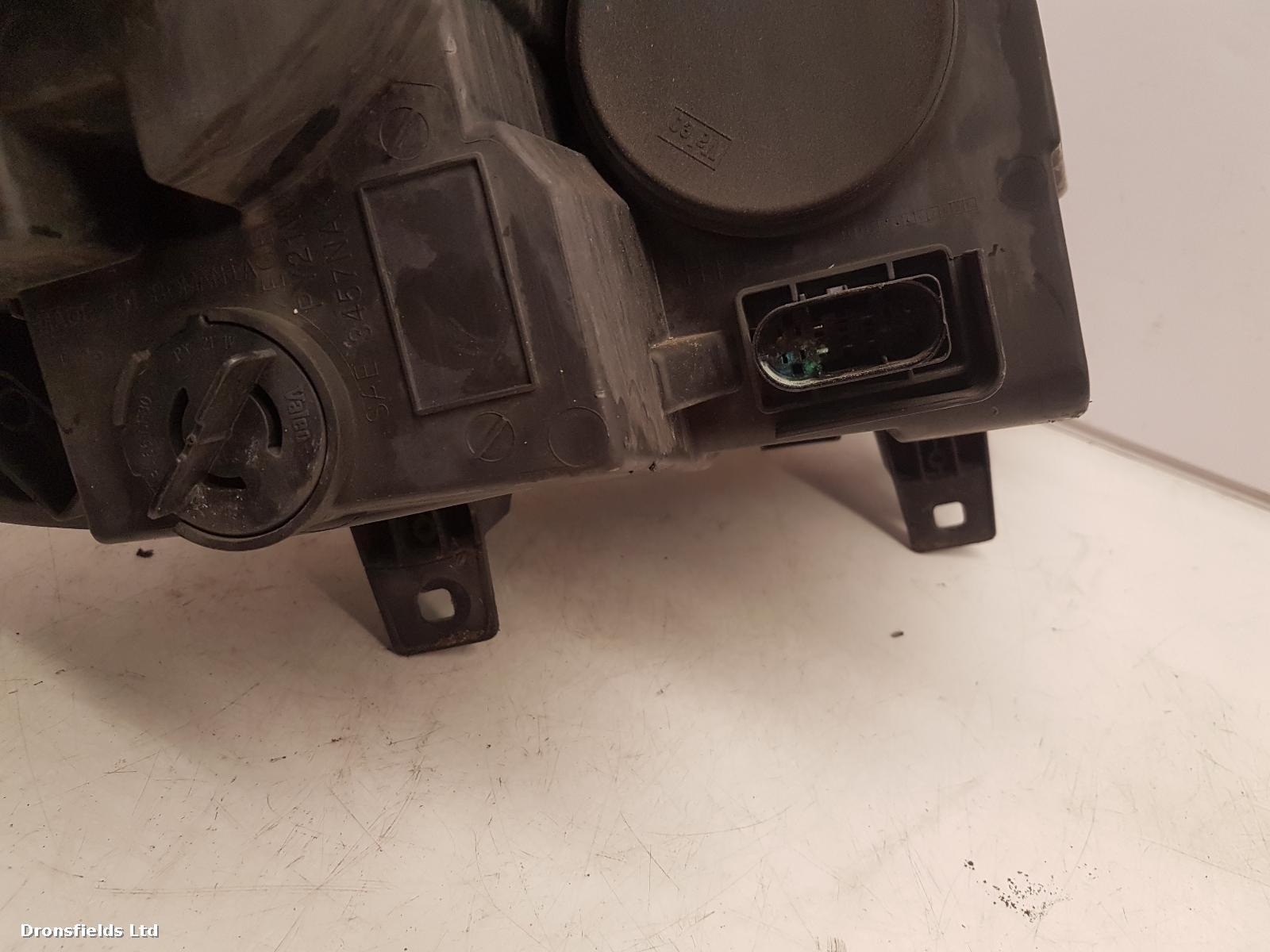 View Auto part L Headlamp Mercedes Sprinter 2019