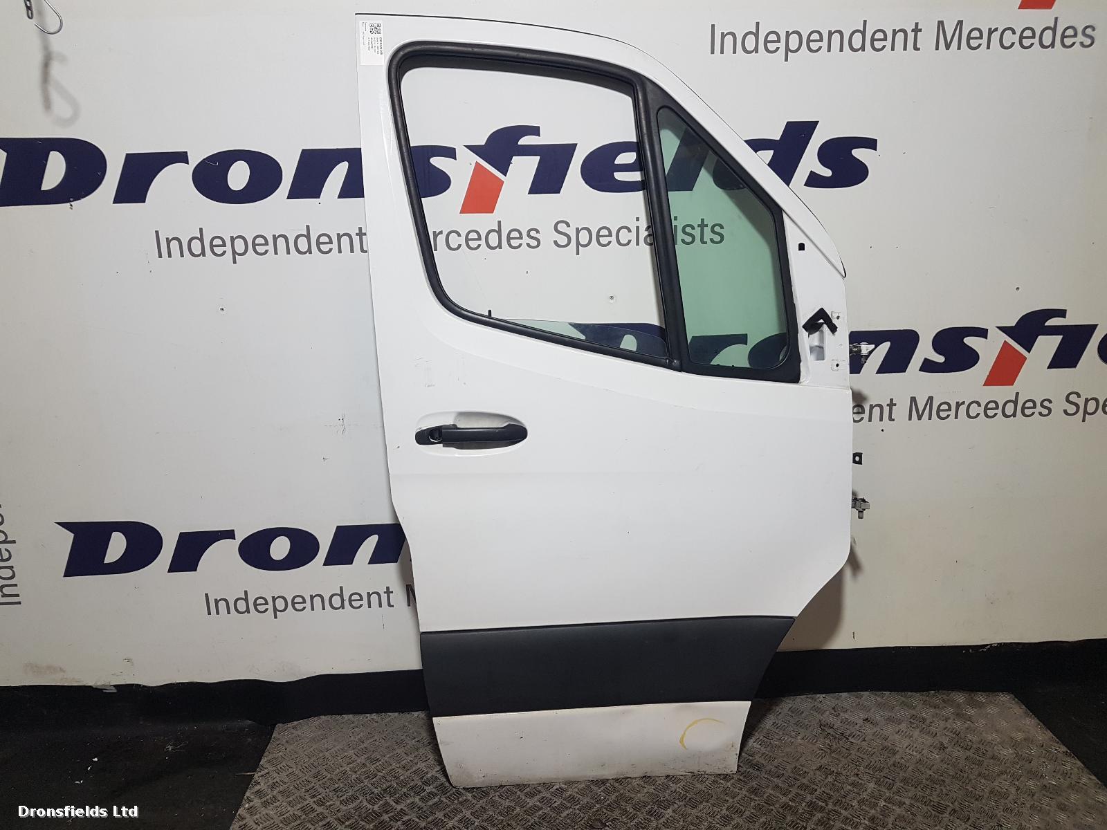 View Auto part R Front Door Mercedes Sprinter 2014