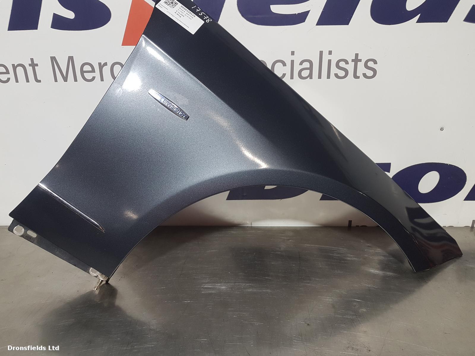 View Auto part R Wing Mercedes E Class 2009