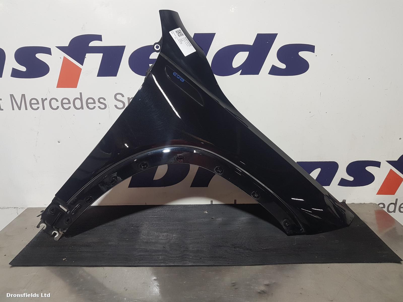 View Auto part R Wing Mercedes Eqb 2022