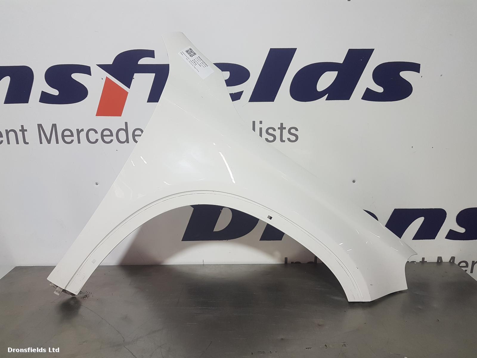 View Auto part R Wing Mercedes Gla Class 2014
