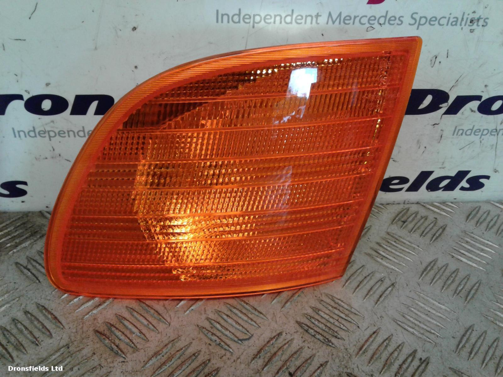 View Auto part L Indicator Light Mercedes Vito 1900