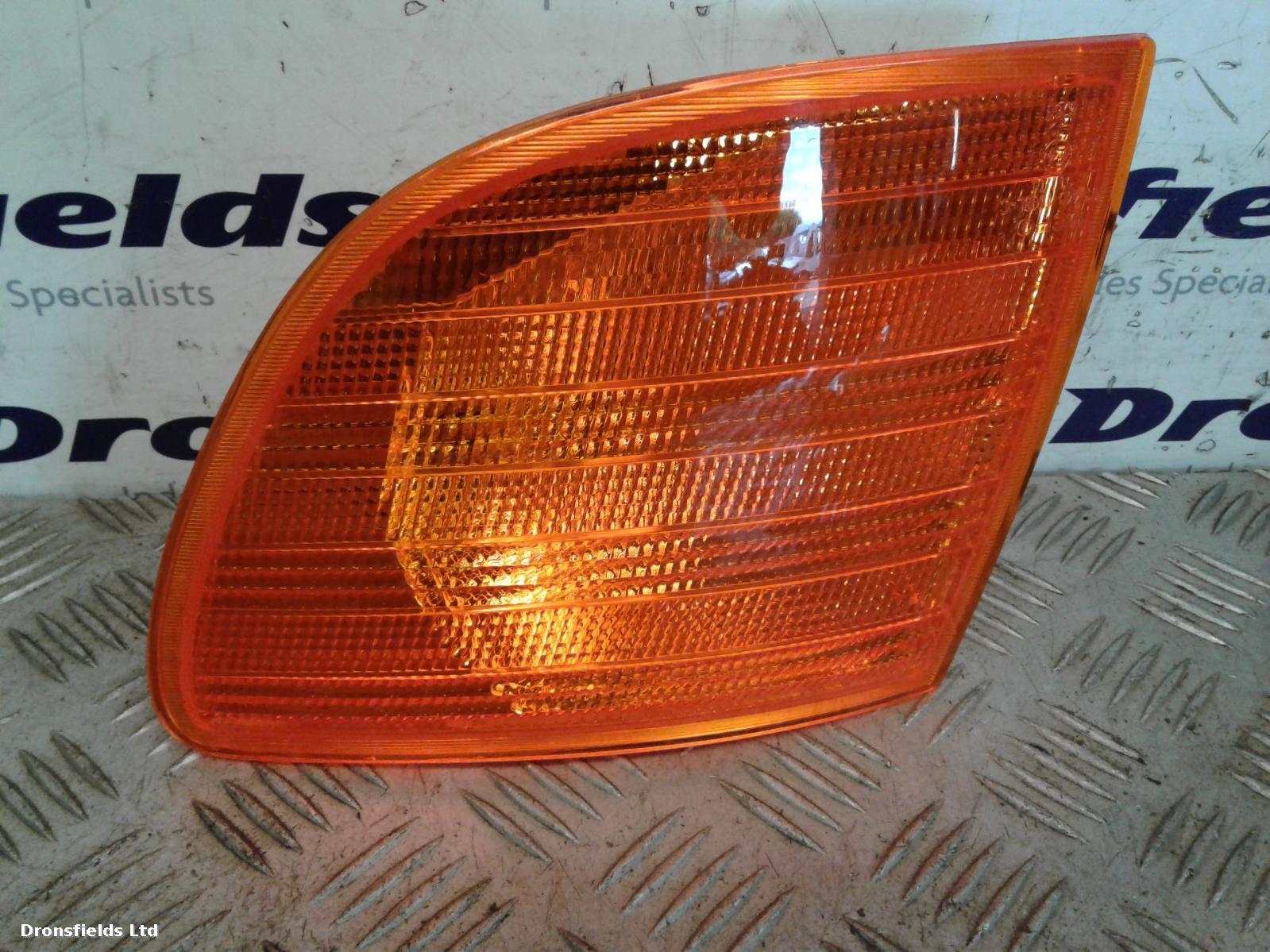 View Auto part L Indicator Light Mercedes Vito 1900
