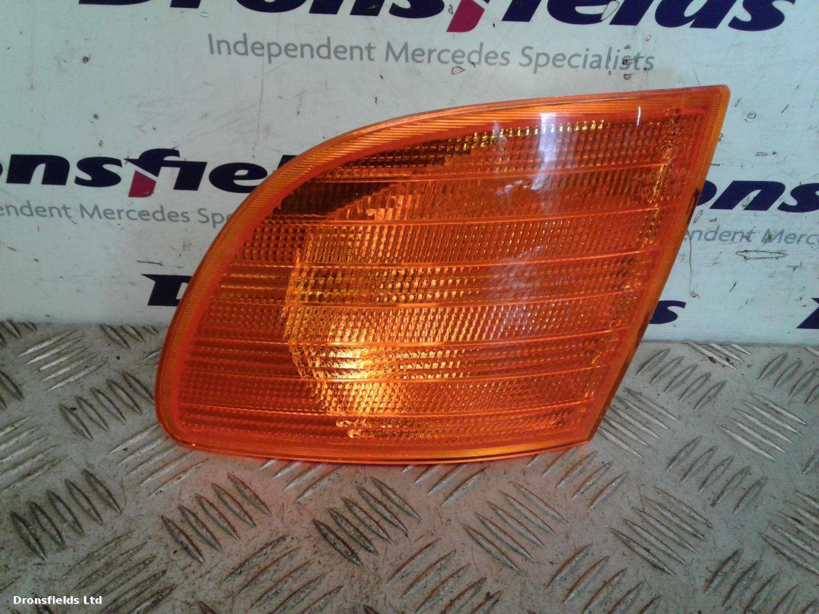 View Auto part L Indicator Light Mercedes Vito 1900