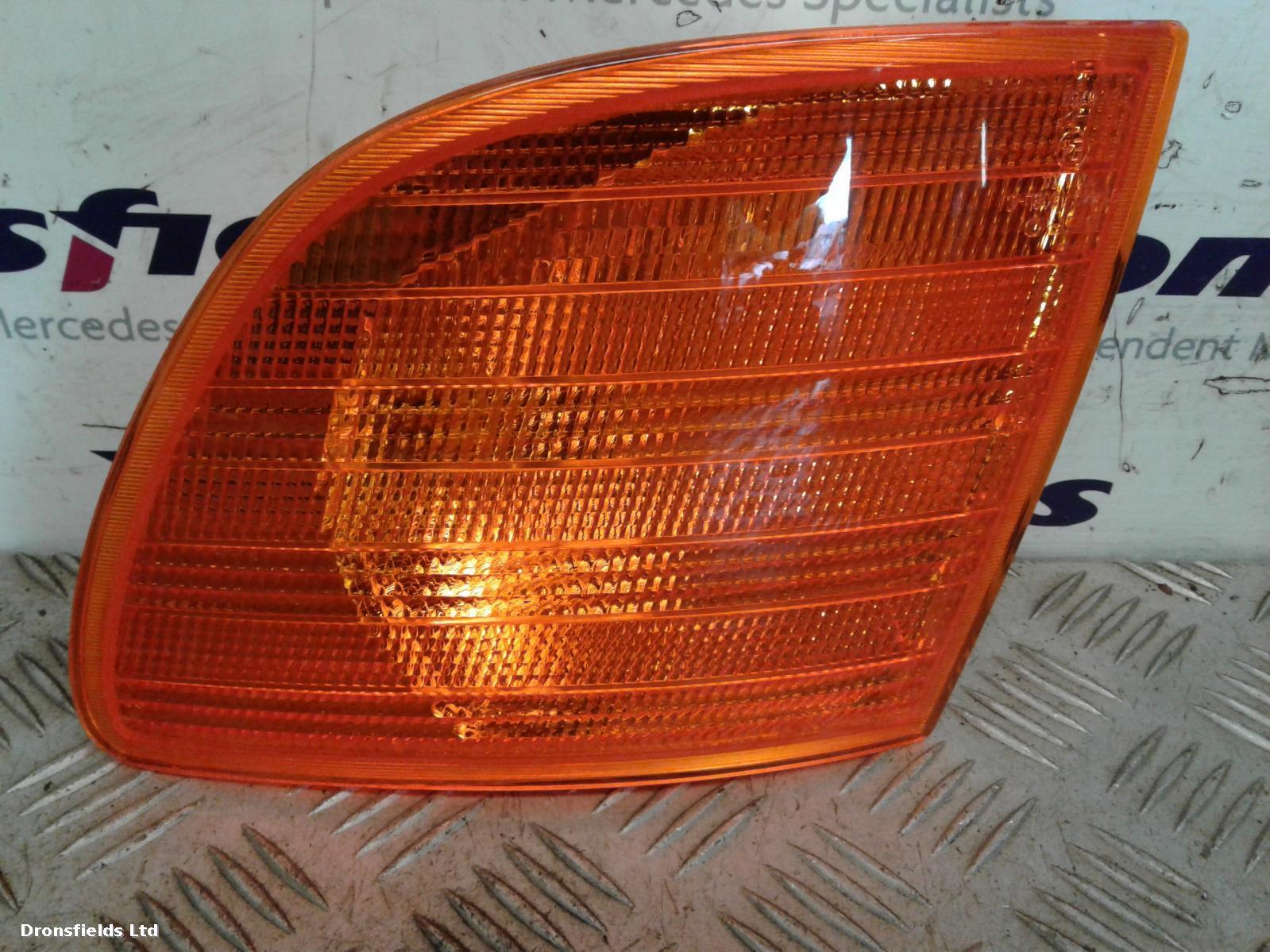 View Auto part L Indicator Light Mercedes Vito 1900