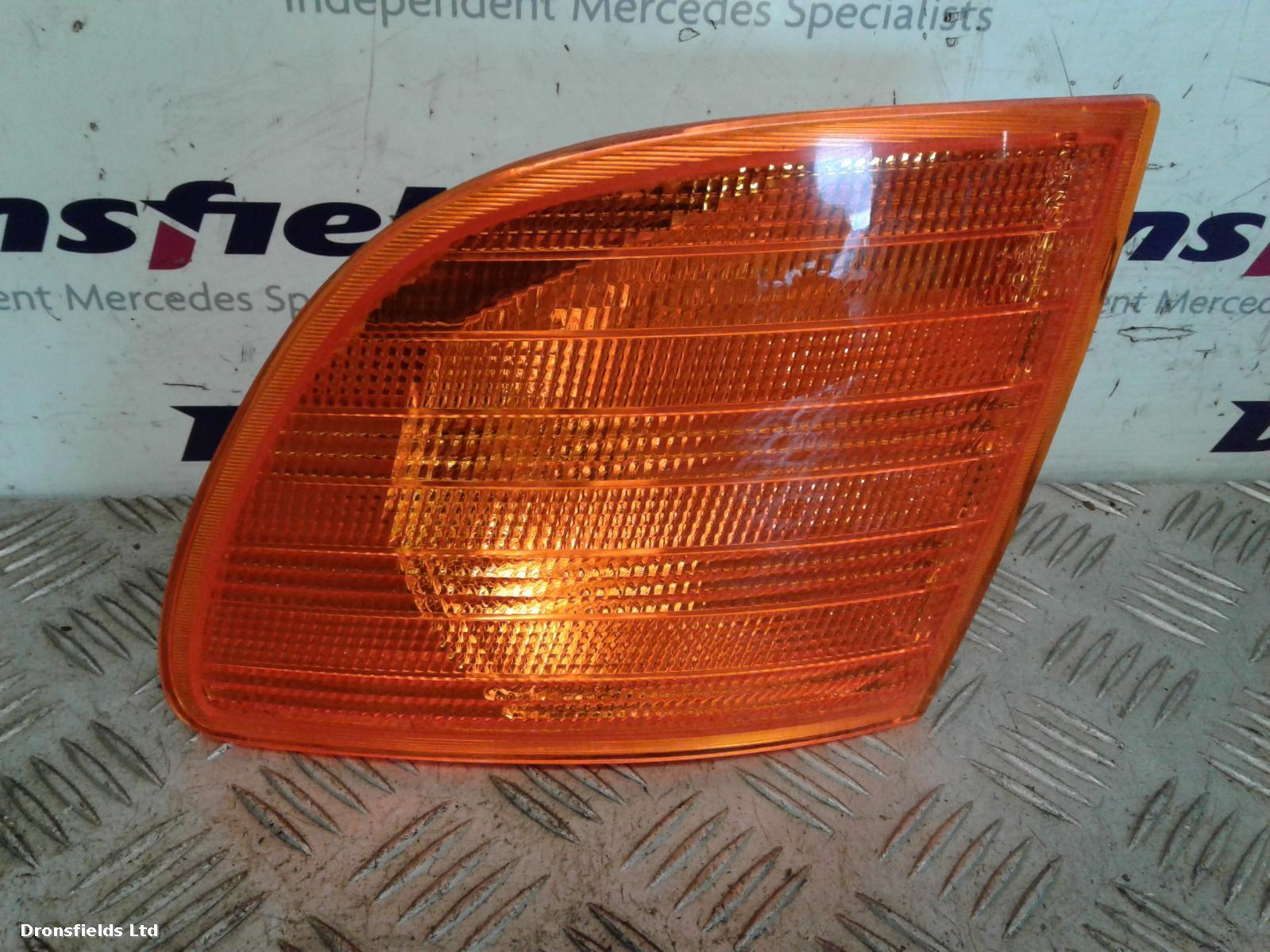 View Auto part L Indicator Light Mercedes Vito 1900
