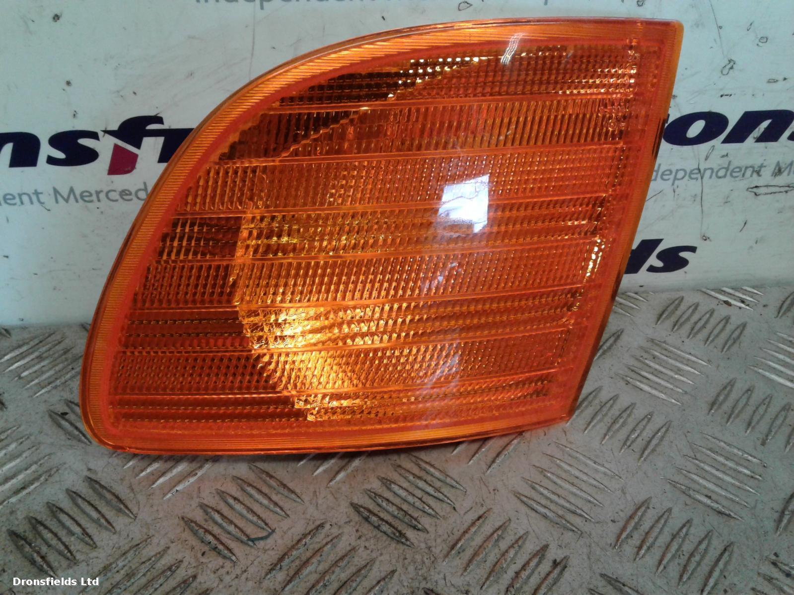 View Auto part L Indicator Light Mercedes Vito 1900