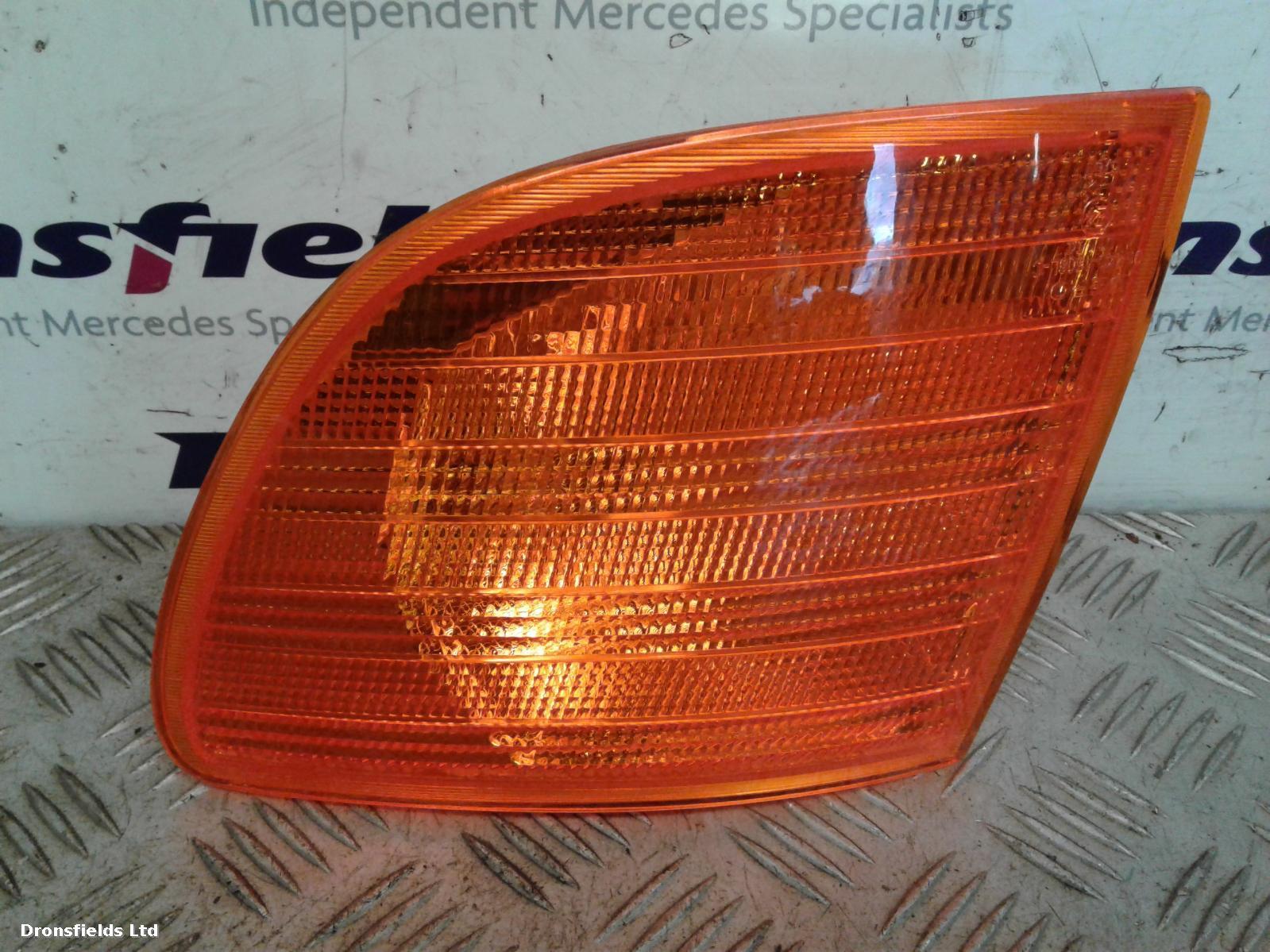 View Auto part L Indicator Light Mercedes Vito 1900