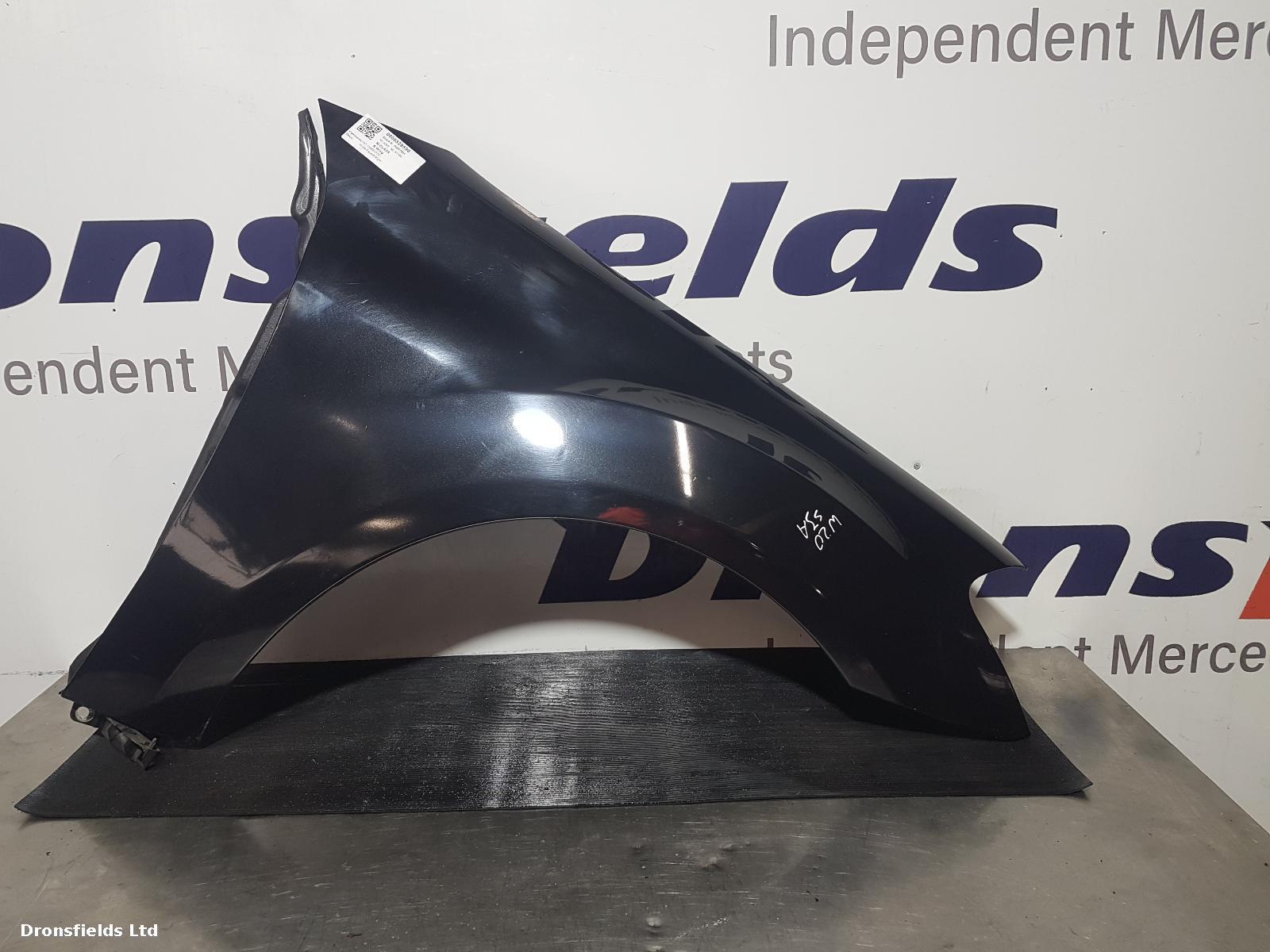 View Auto part R Wing Mercedes M Class 2009