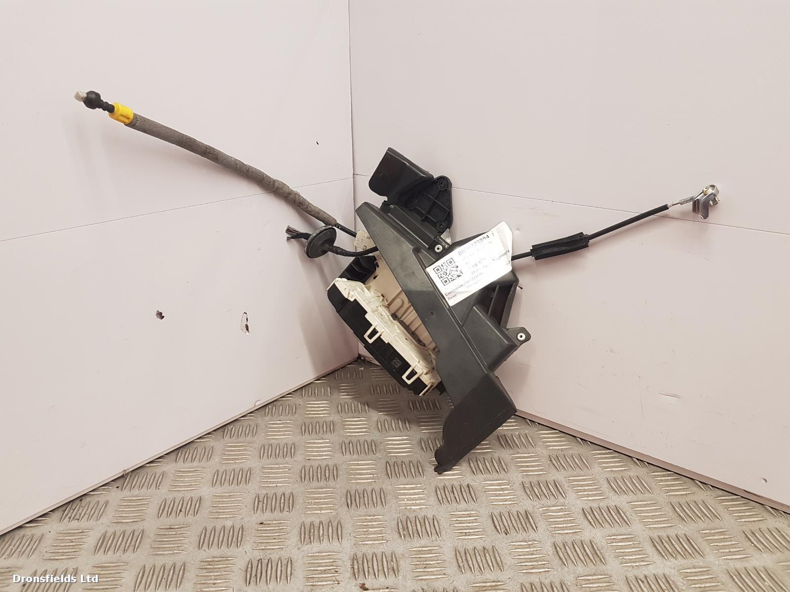 View Auto part Door Lock Assembly Mercedes C Class 2012