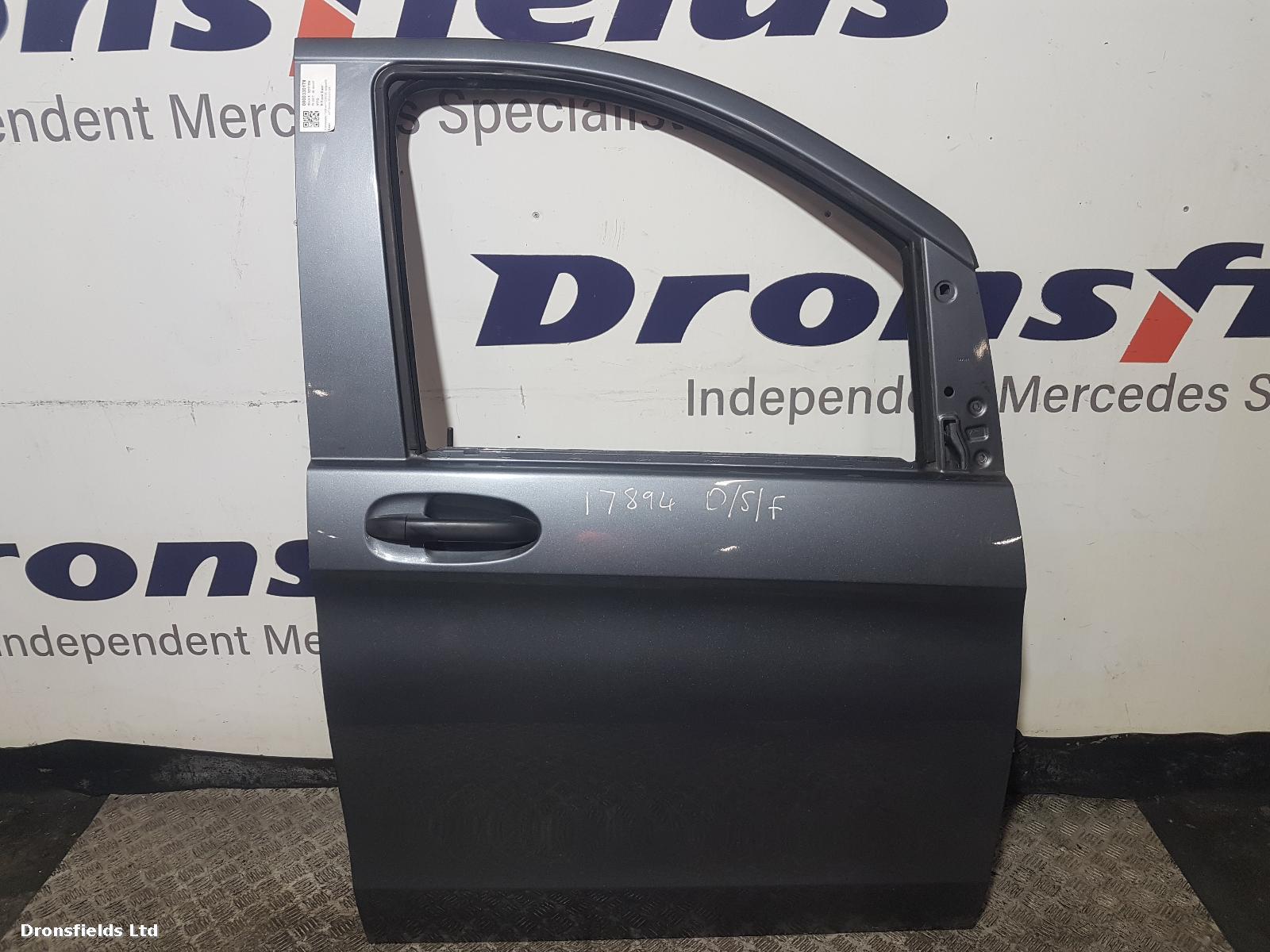 View Auto part R Front Door Mercedes Vito 2017
