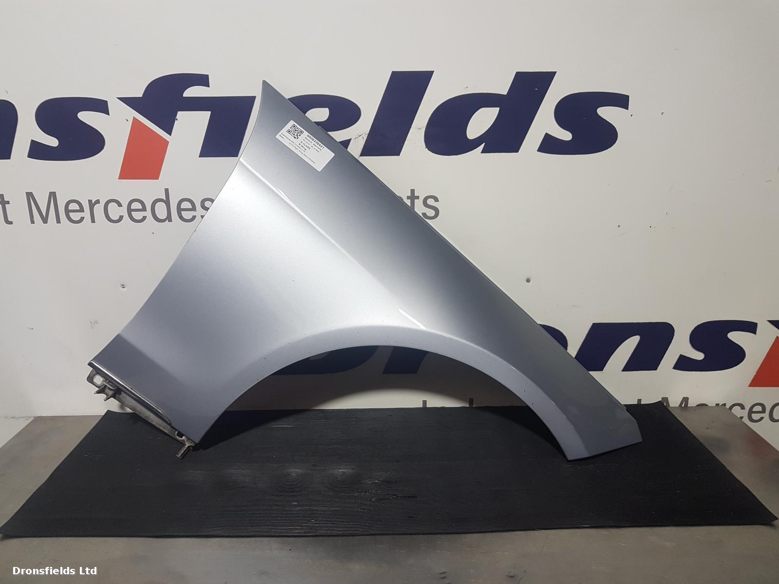 View Auto part R Wing Mercedes E Class 2015