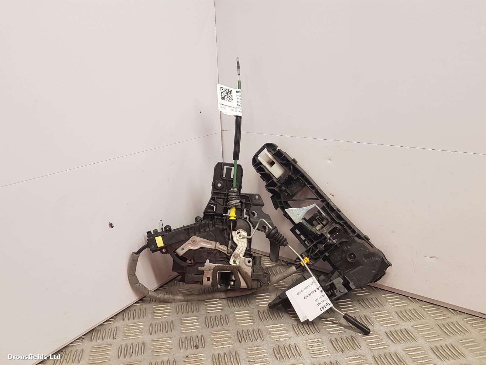 View Auto part Door Lock Assembly Mercedes C Class 2015