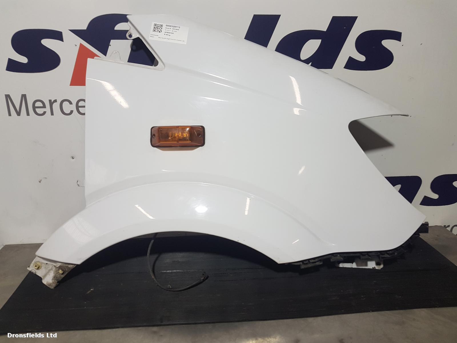 View Auto part R Wing Mercedes Sprinter 2017