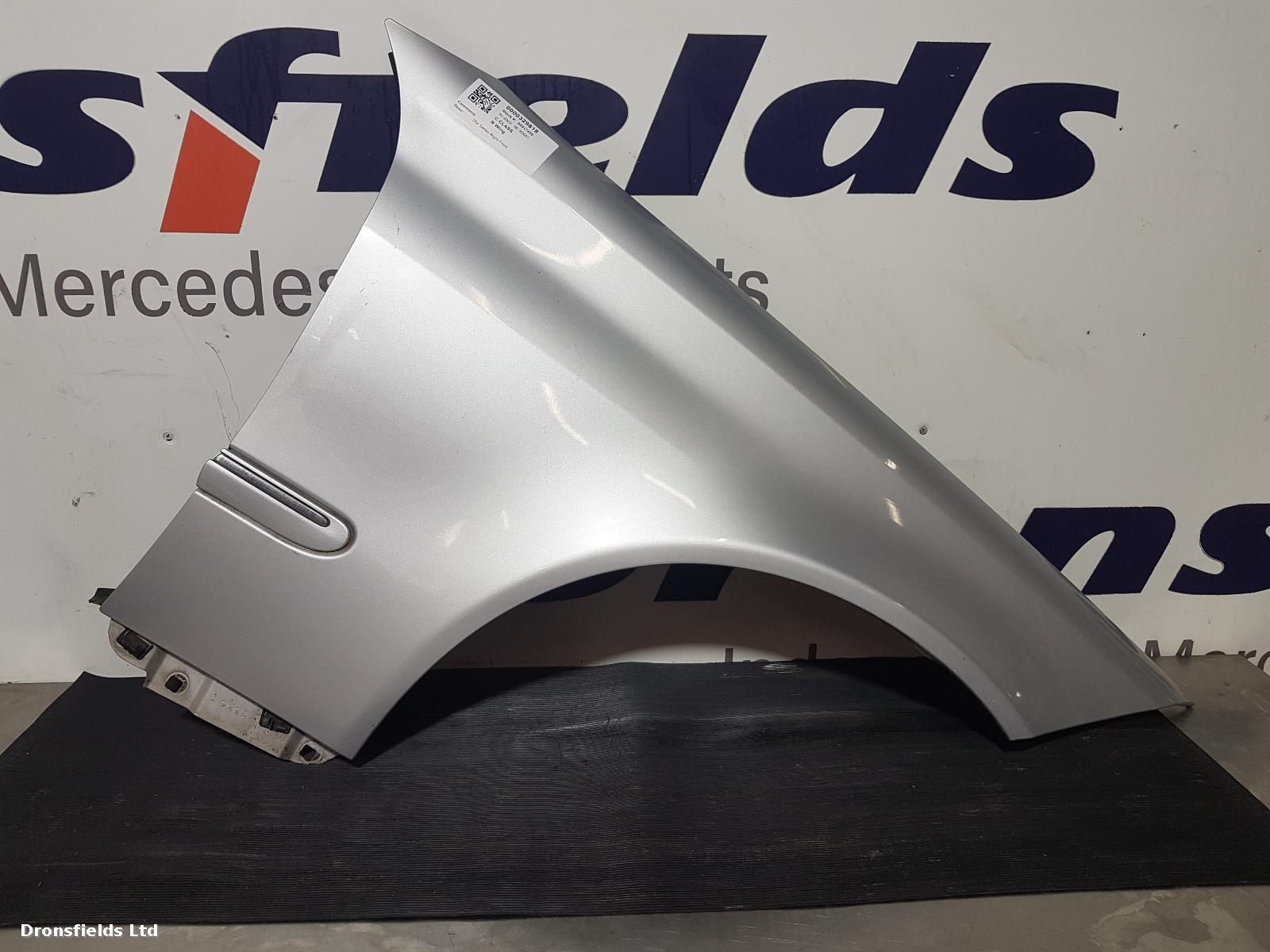 View Auto part R Wing Mercedes C Class 2009