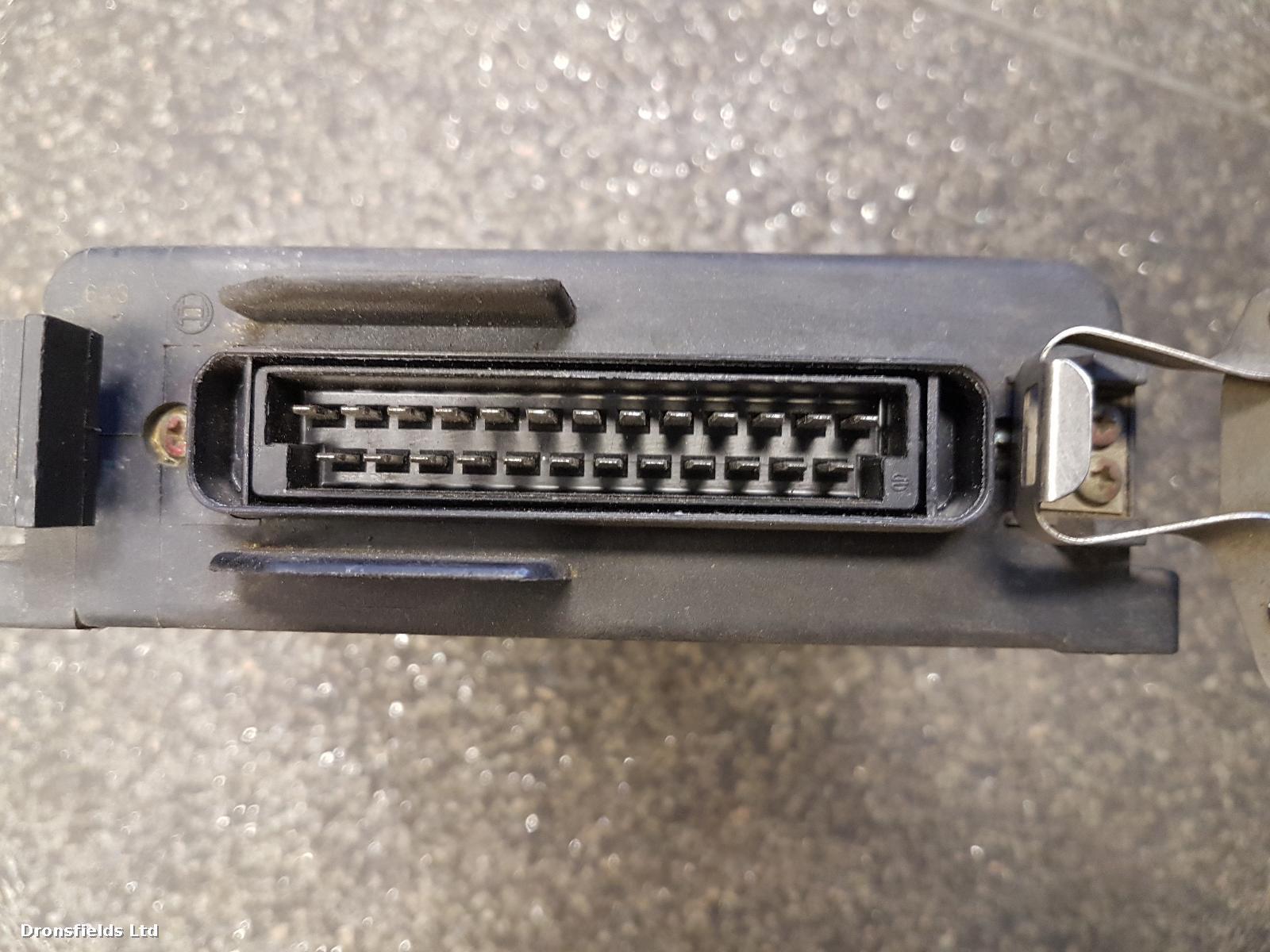 View Auto part ECU Mercedes 190 (201 Series) 1900