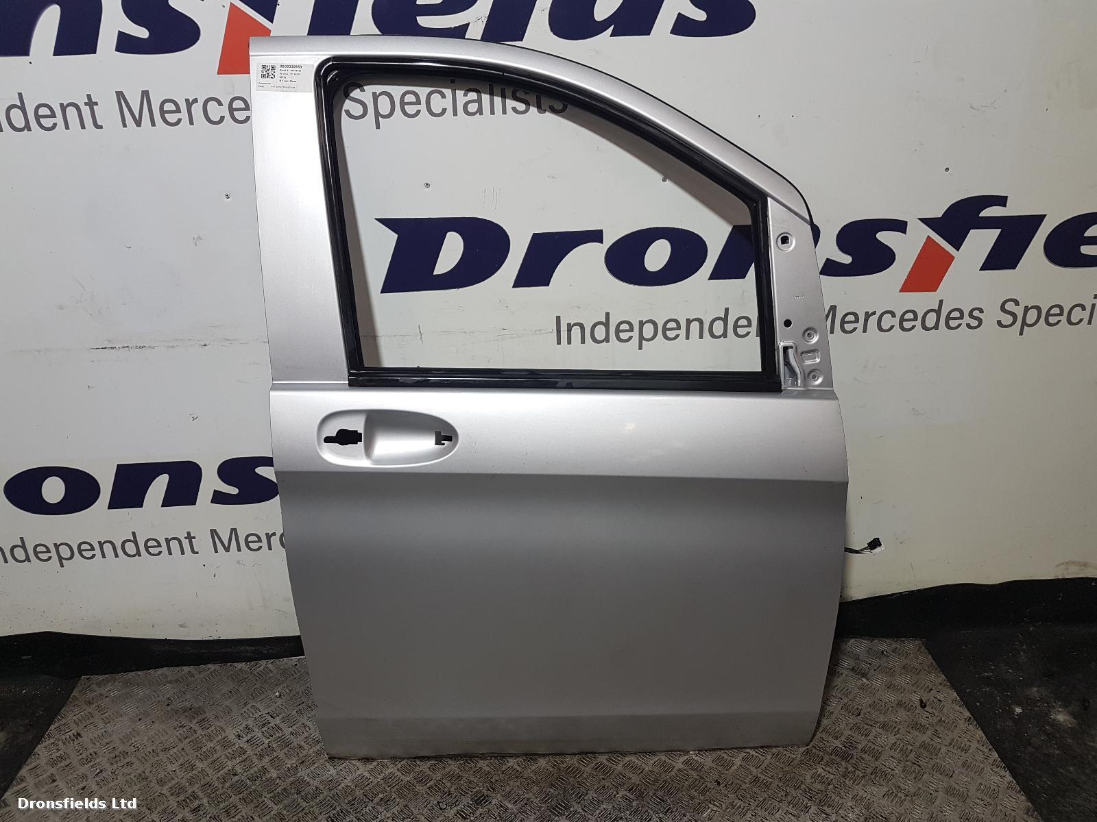 View Auto part R Front Door Mercedes Vito 2022