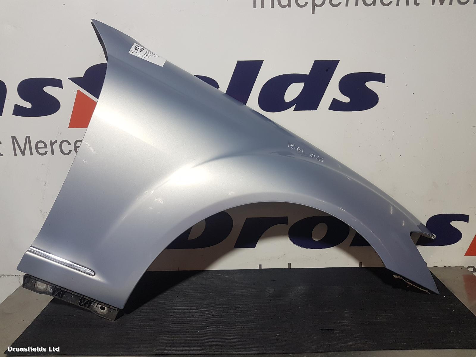 View Auto part R Wing Mercedes S Class 2007