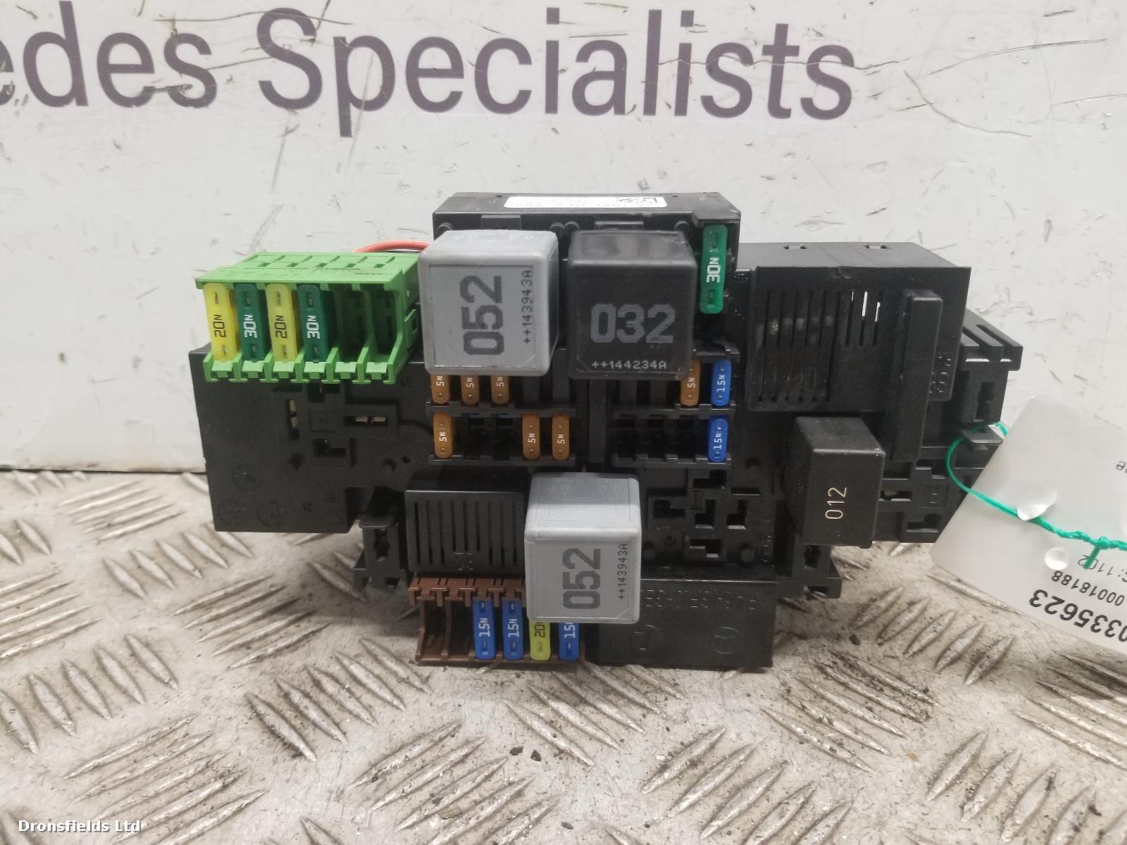 View Auto part Fuse Box Mercedes C Class 2015