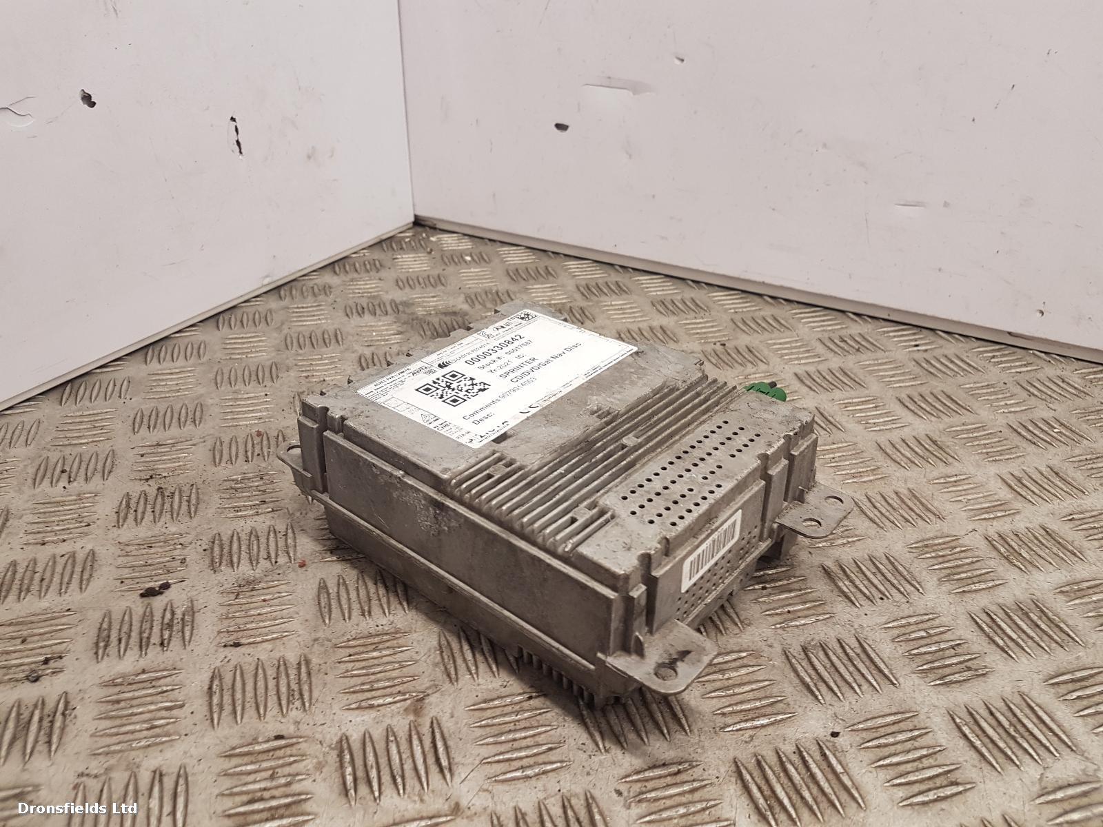 View Auto part CD Changer Mercedes Sprinter 2021