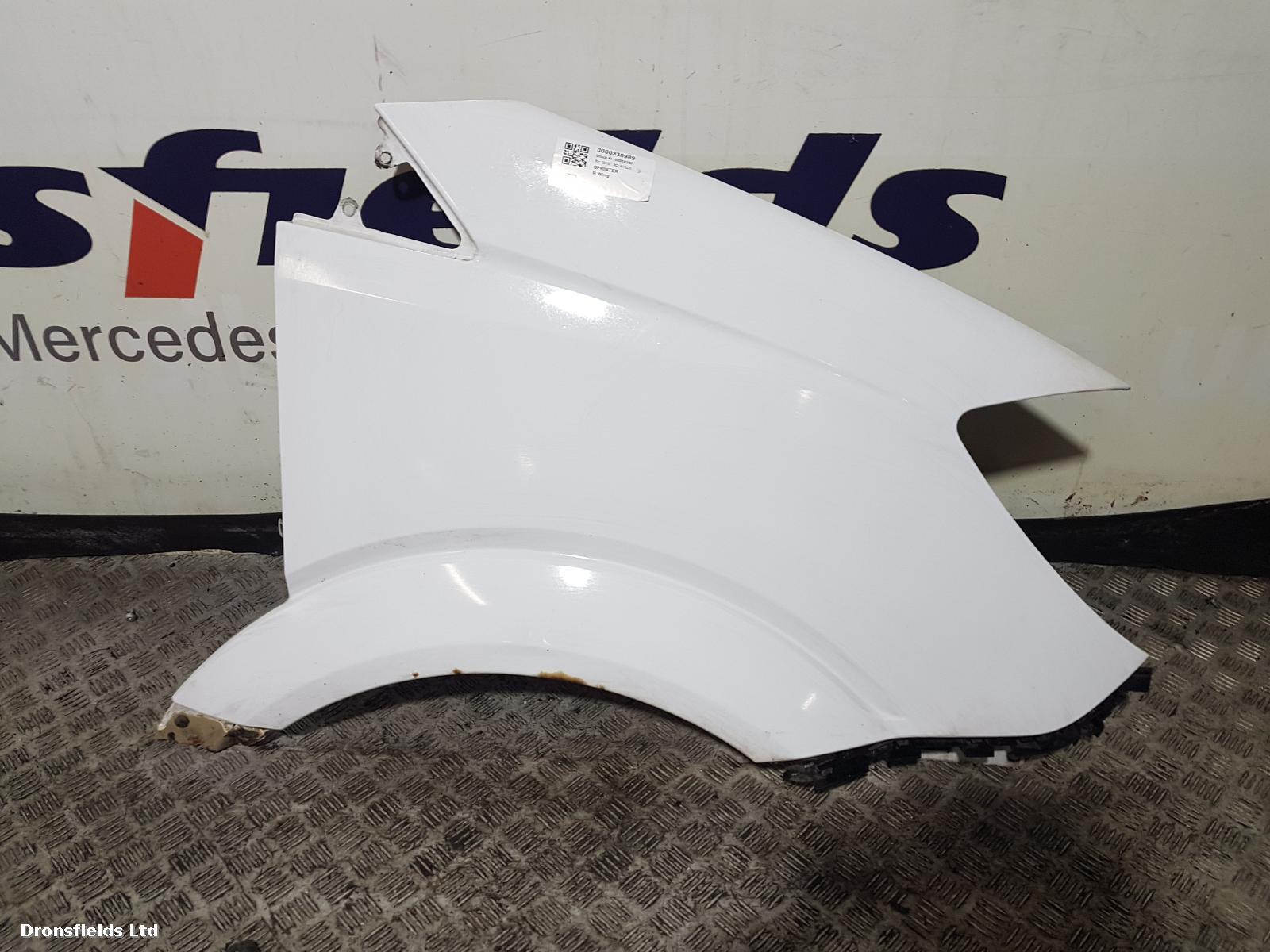 View Auto part R Wing Mercedes Sprinter 2016