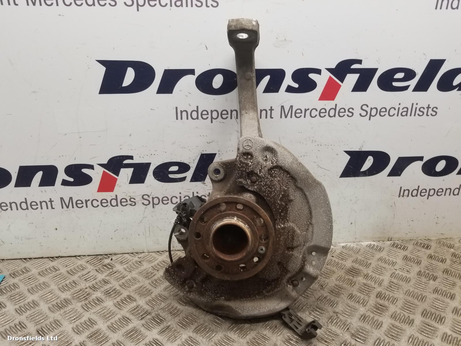 View Auto part RF Hub/Stub Axle Assembly Mercedes C Class 2016