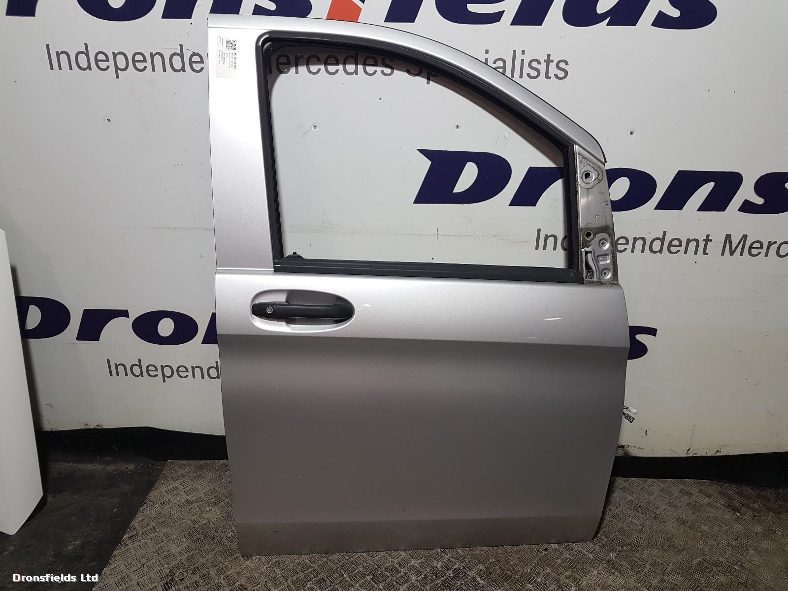 View Auto part R Front Door Mercedes Vito 2015