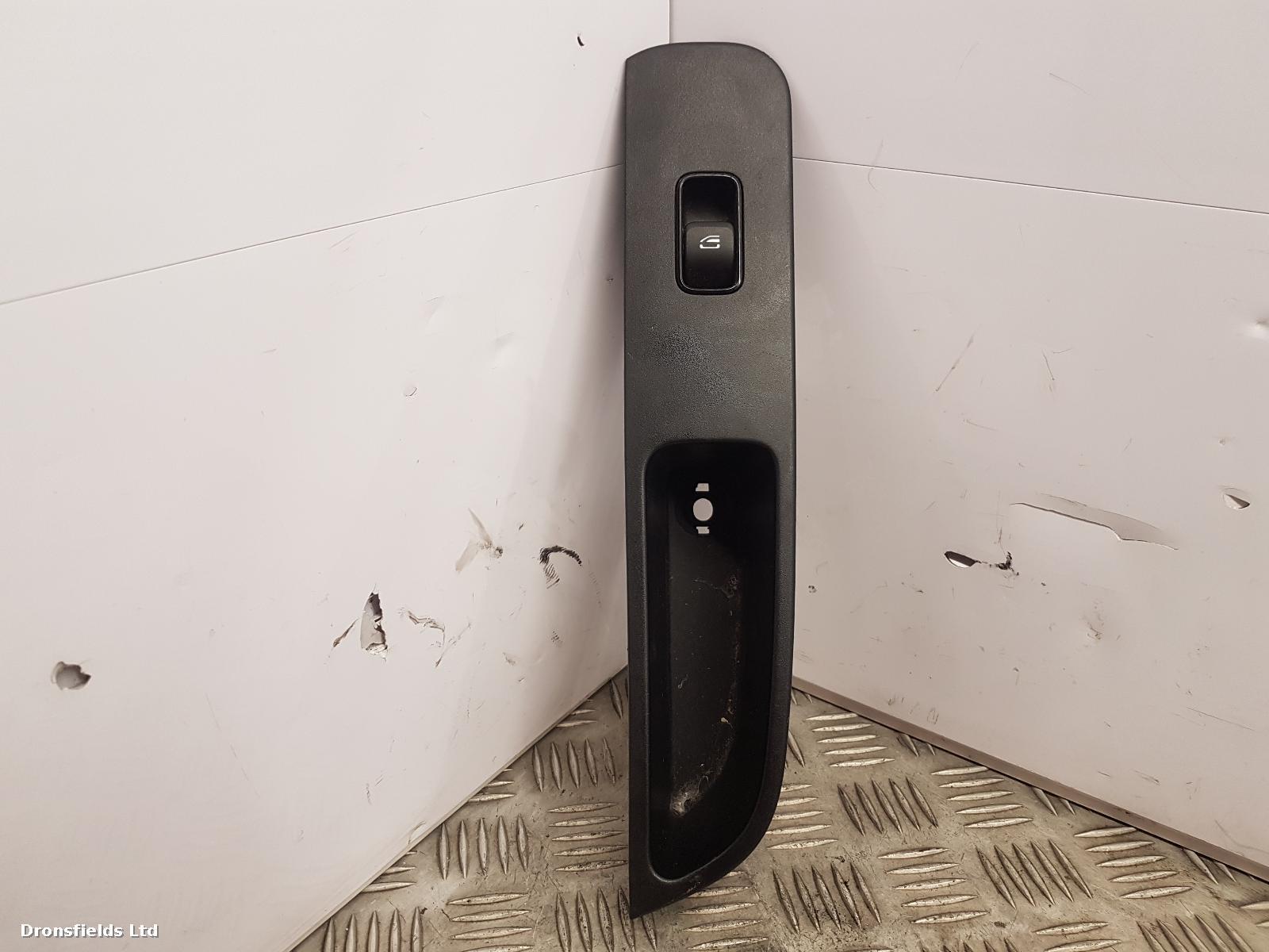 View Auto part Elect. Window Switch Mercedes Sprinter 2020