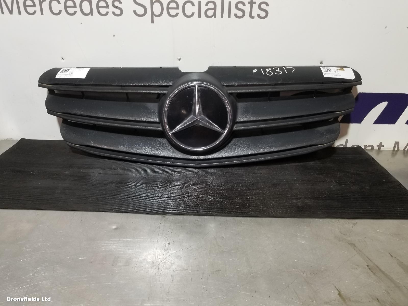 View Auto part Grille Mercedes Vito 2021