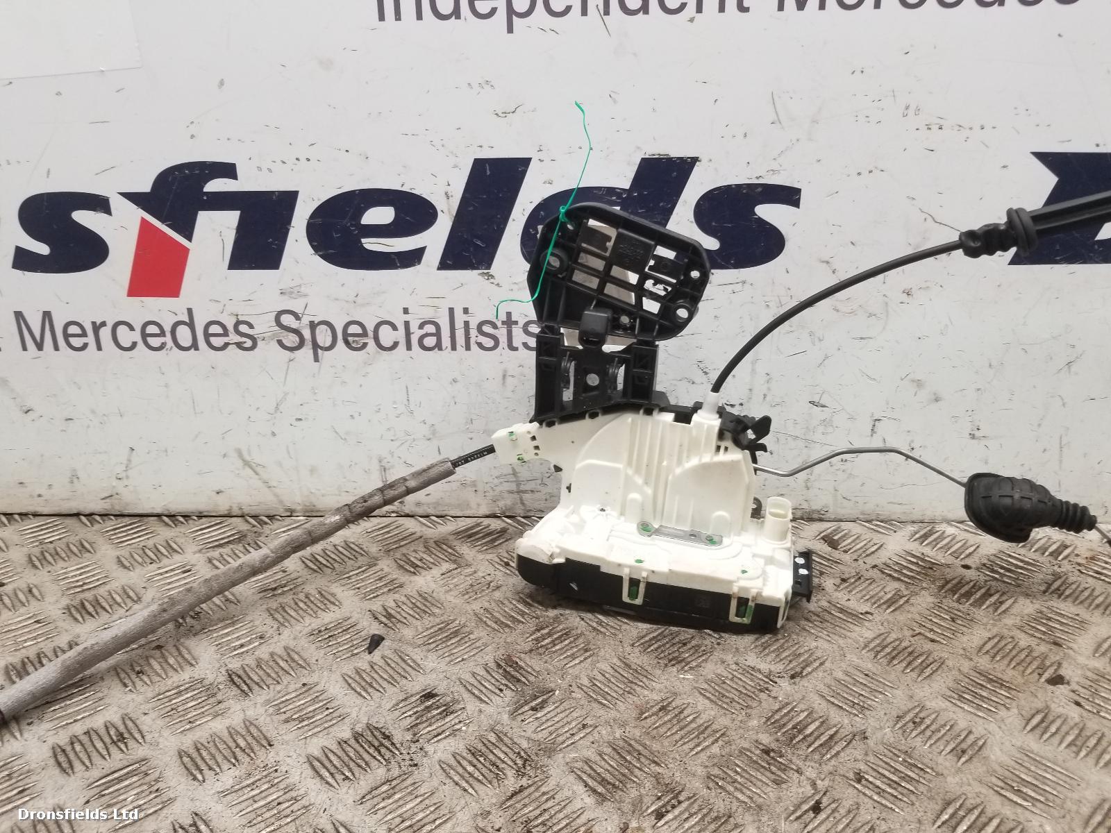 View Auto part Door Lock Assembly Mercedes C Class 2012
