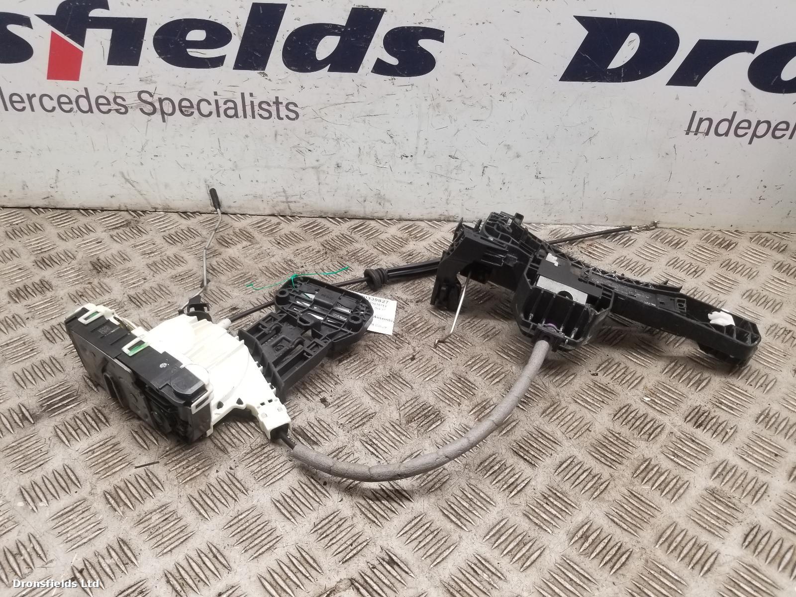 View Auto part Door Lock Assembly Mercedes C Class 2012