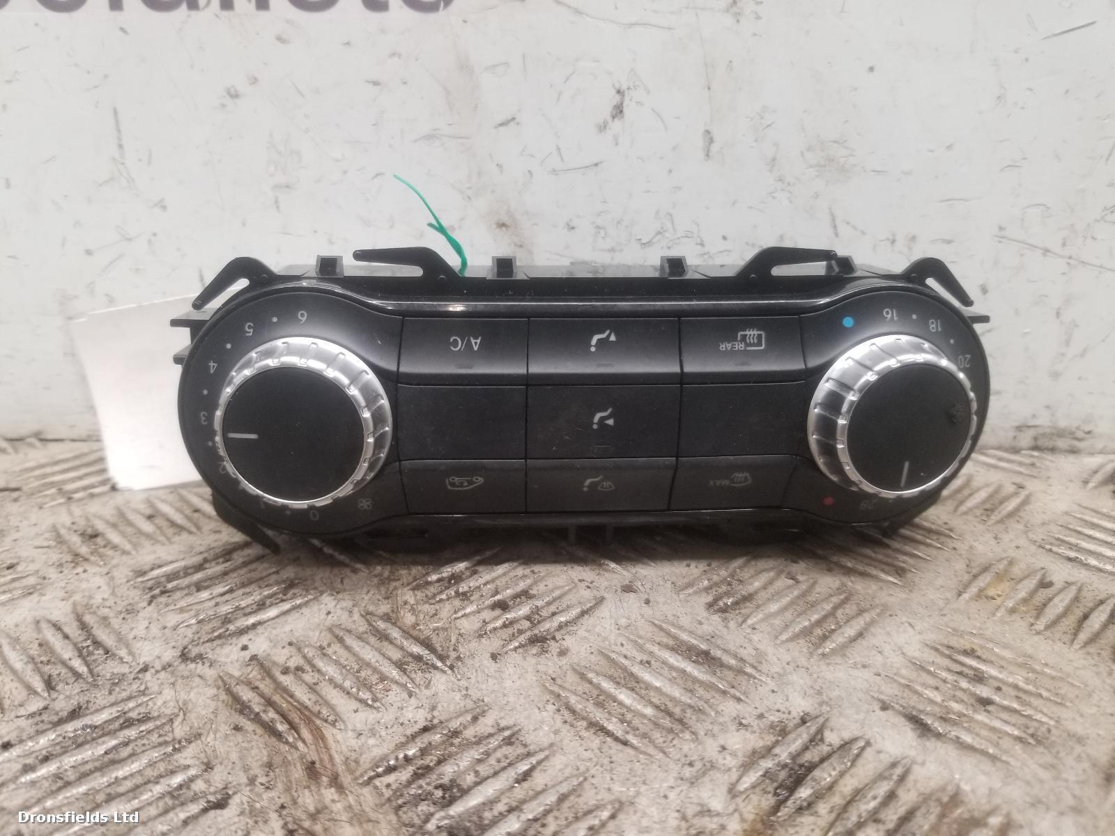 View Auto part Heater/AC Controller Mercedes A Class 2013