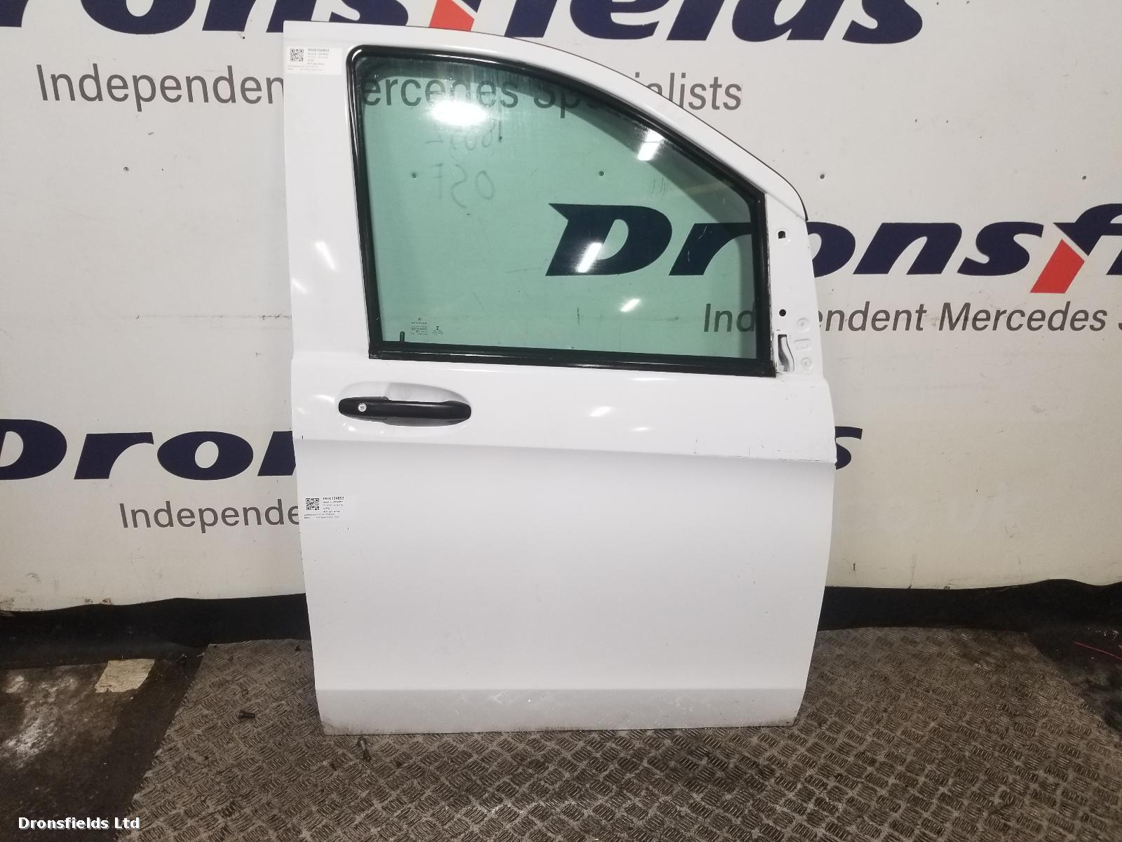View Auto part R Front Door Mercedes Vito 2020