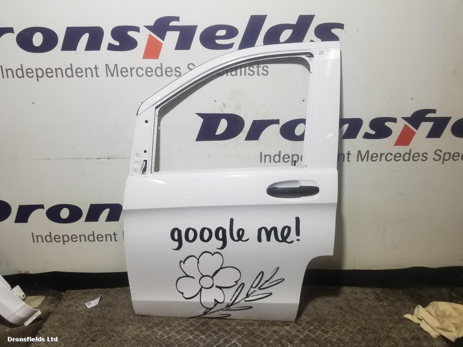 View Auto part L Front Door Mercedes Vito 2021