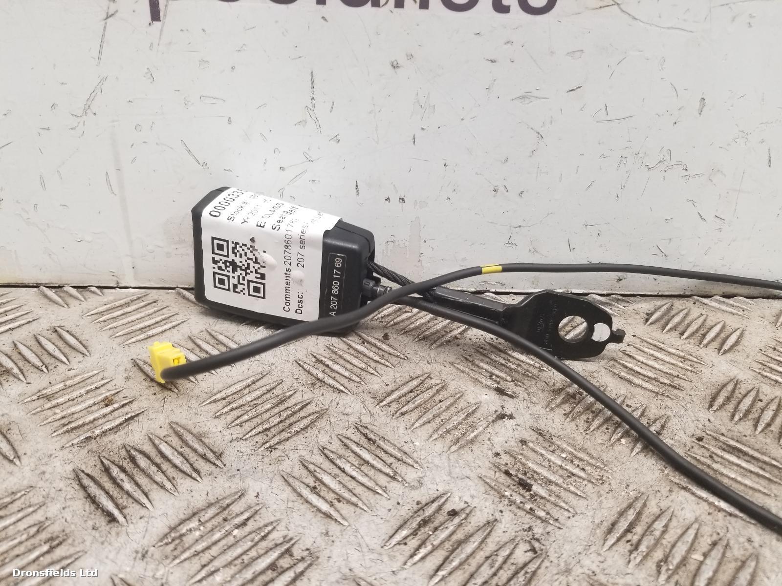 View Auto part Seat Belt Mercedes E Class 2011