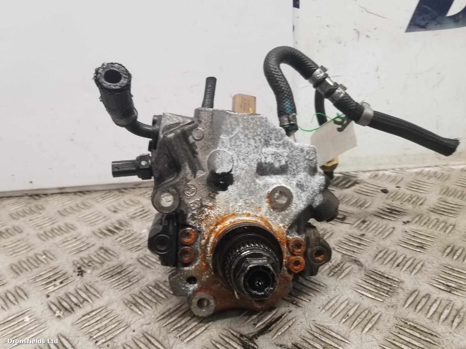 View Auto part Injector Pump Mercedes Sprinter 2018