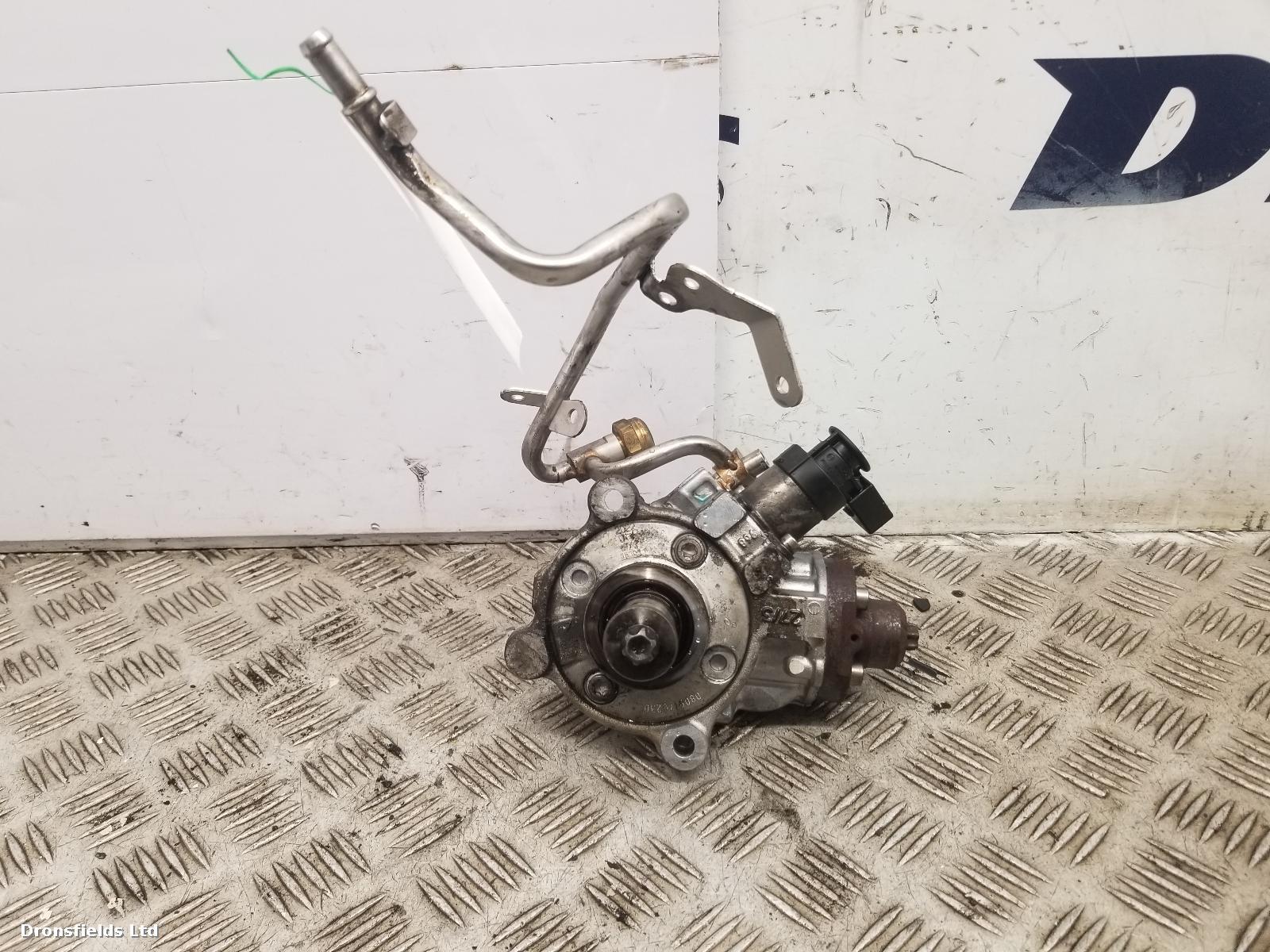 View Auto part Injector Pump Mercedes Sprinter 2017