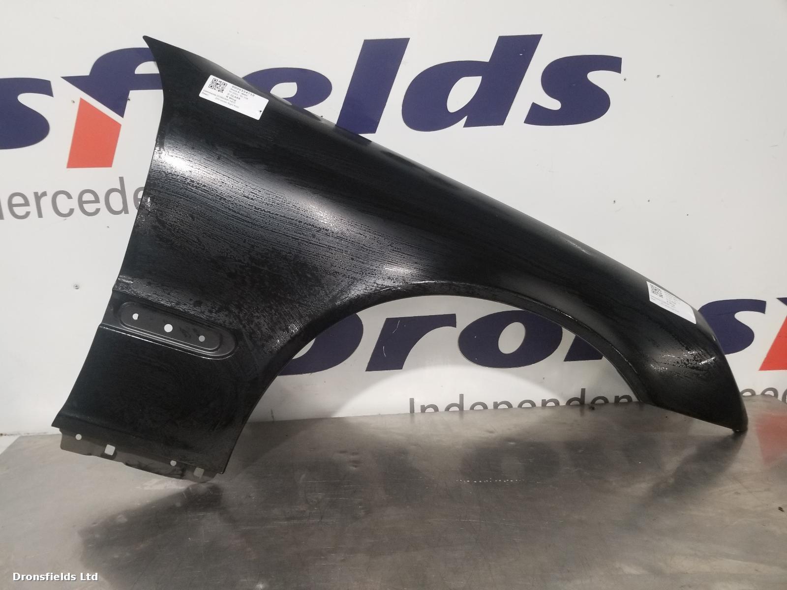 View Auto part R Wing Mercedes C Class 2003