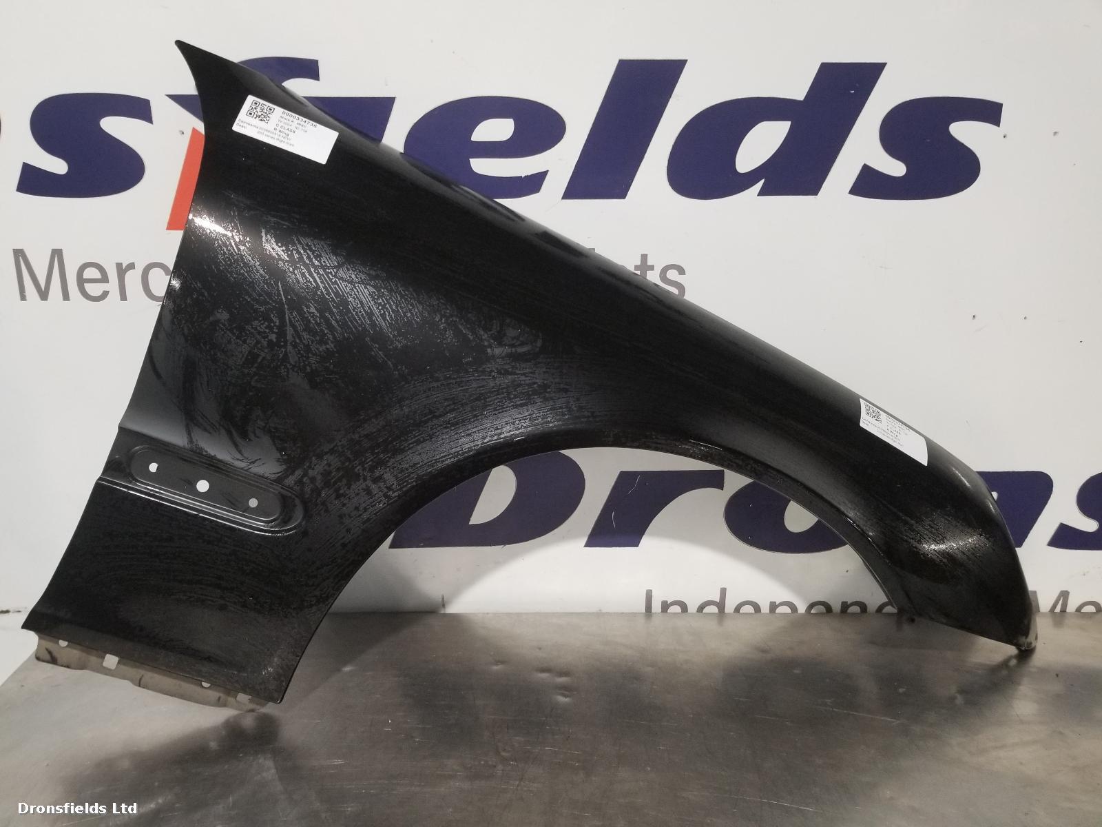 View Auto part R Wing Mercedes C Class 2004