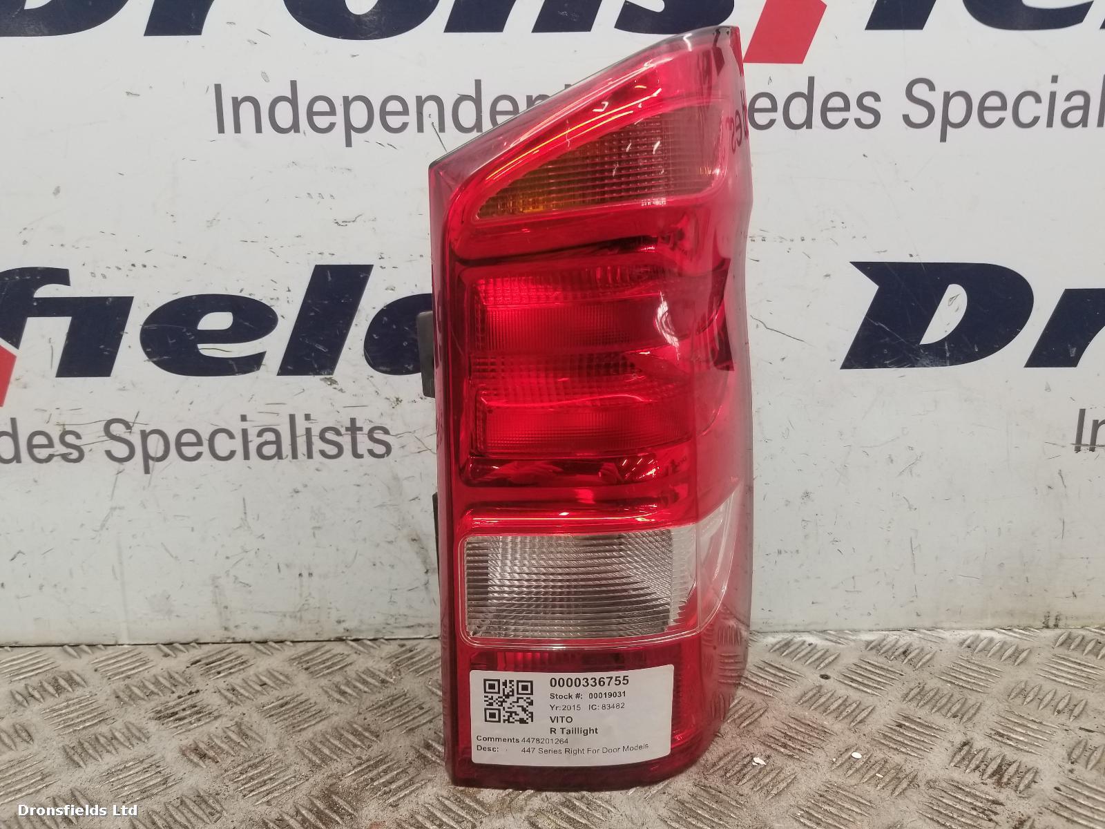 View Auto part R Taillight Mercedes Vito 2015