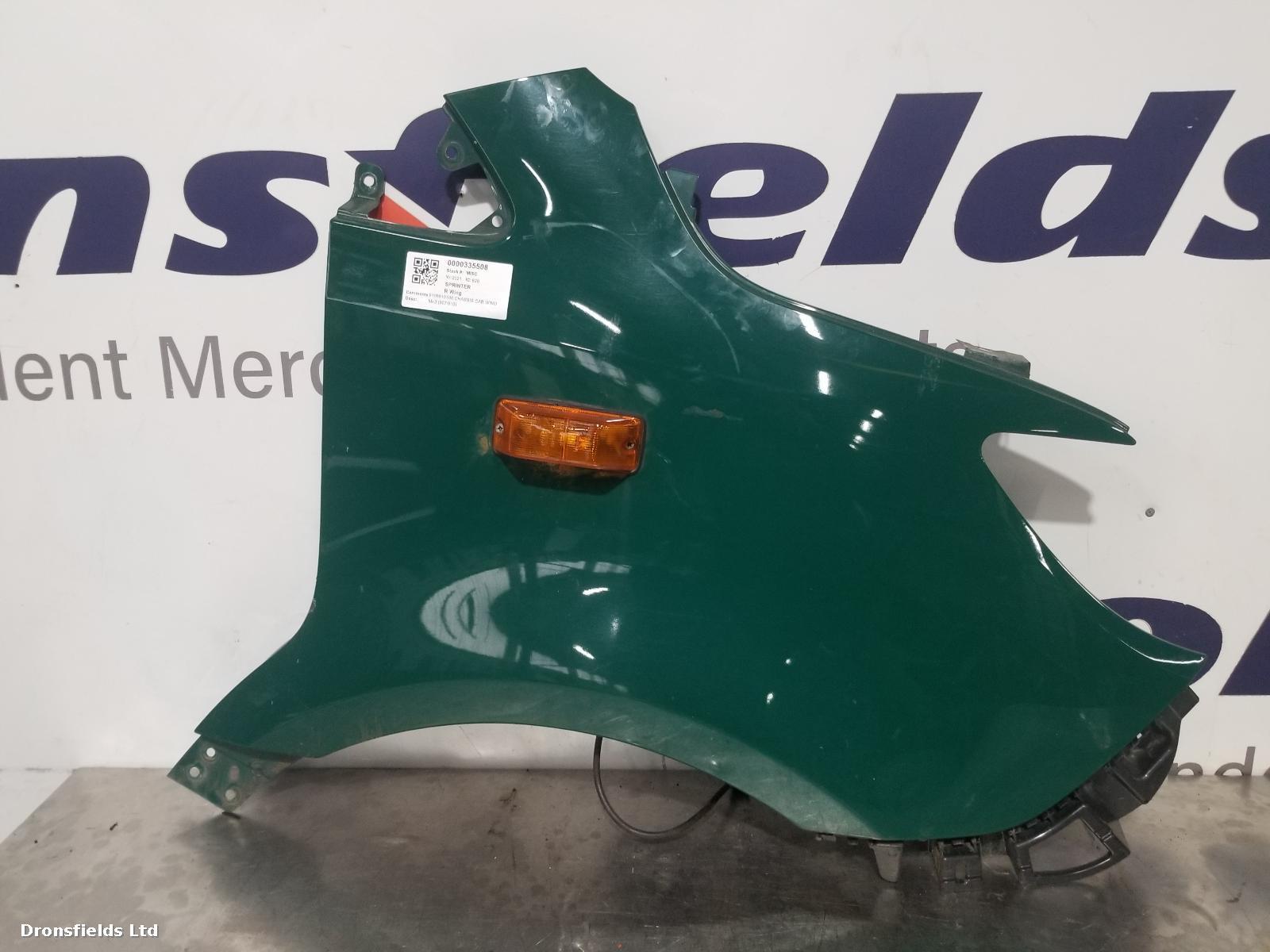 View Auto part R Wing Mercedes Sprinter 2021