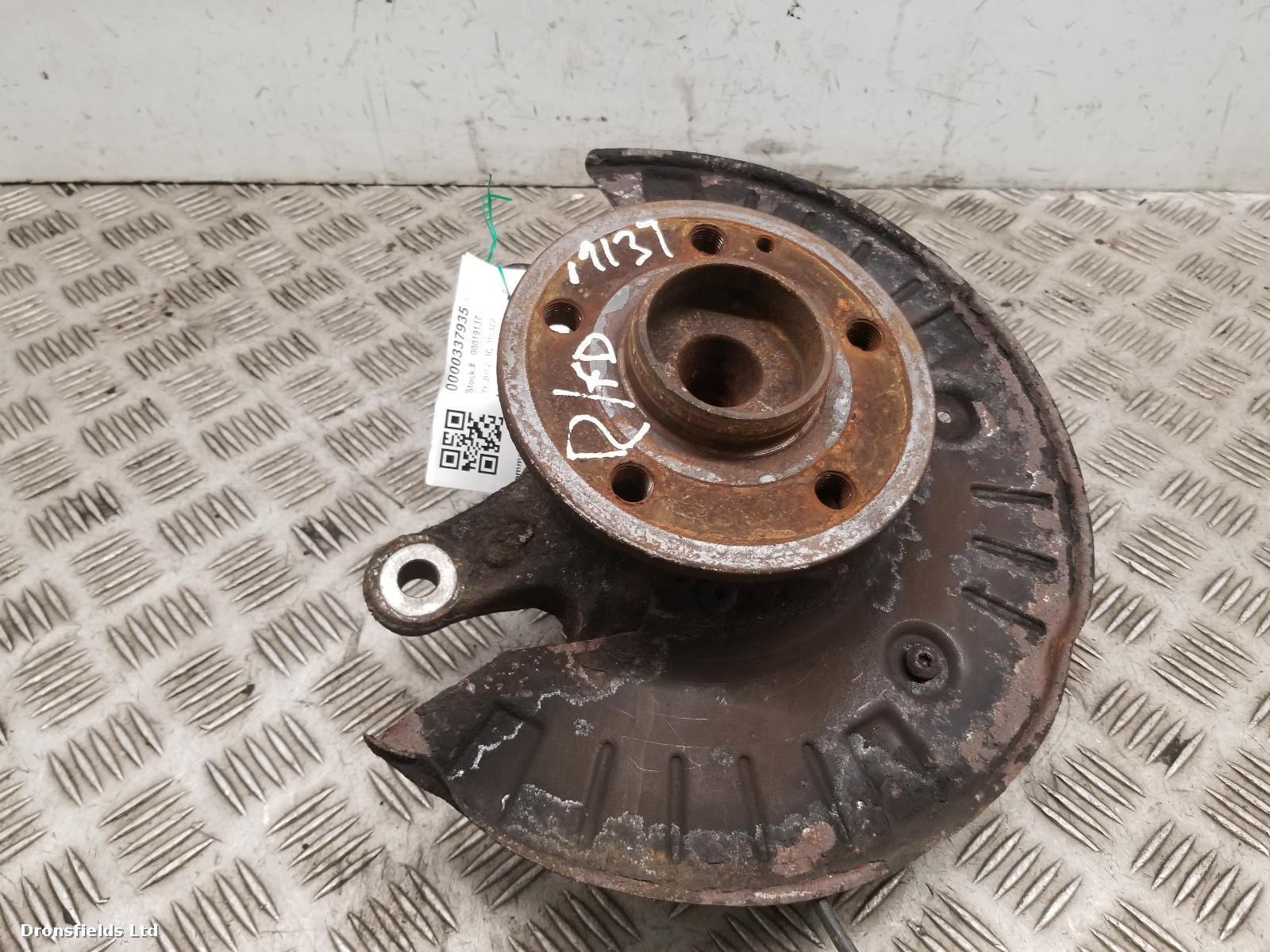 View Auto part RF Hub/Stub Axle Assembly Mercedes Vito 2012