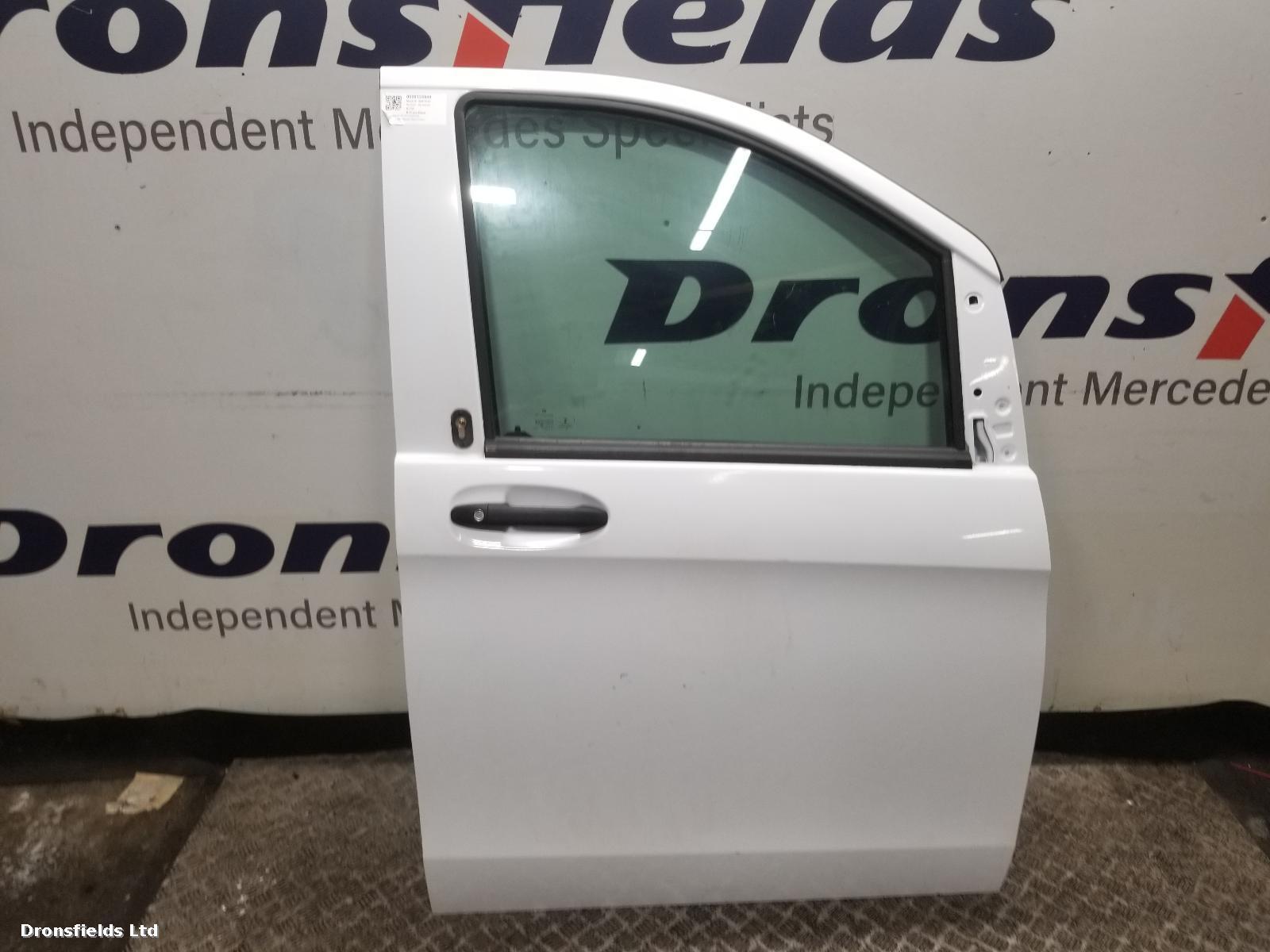 View Auto part R Front Door Mercedes Vito 2020
