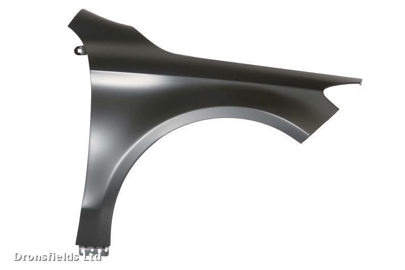 View Auto part R Wing Mercedes Cla 2016