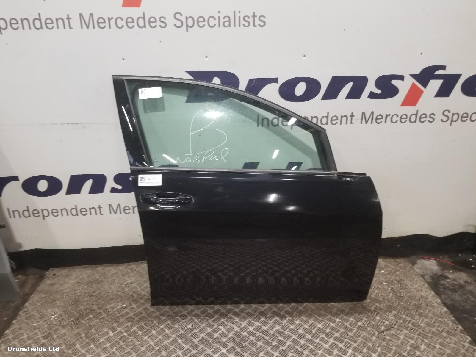 View Auto part R Front Door Volkswagen Golf 2017