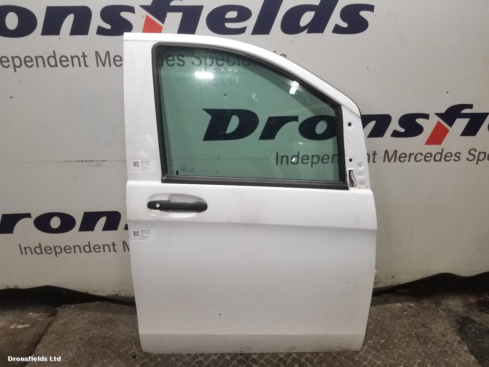 View Auto part R Front Door Mercedes Vito 2015