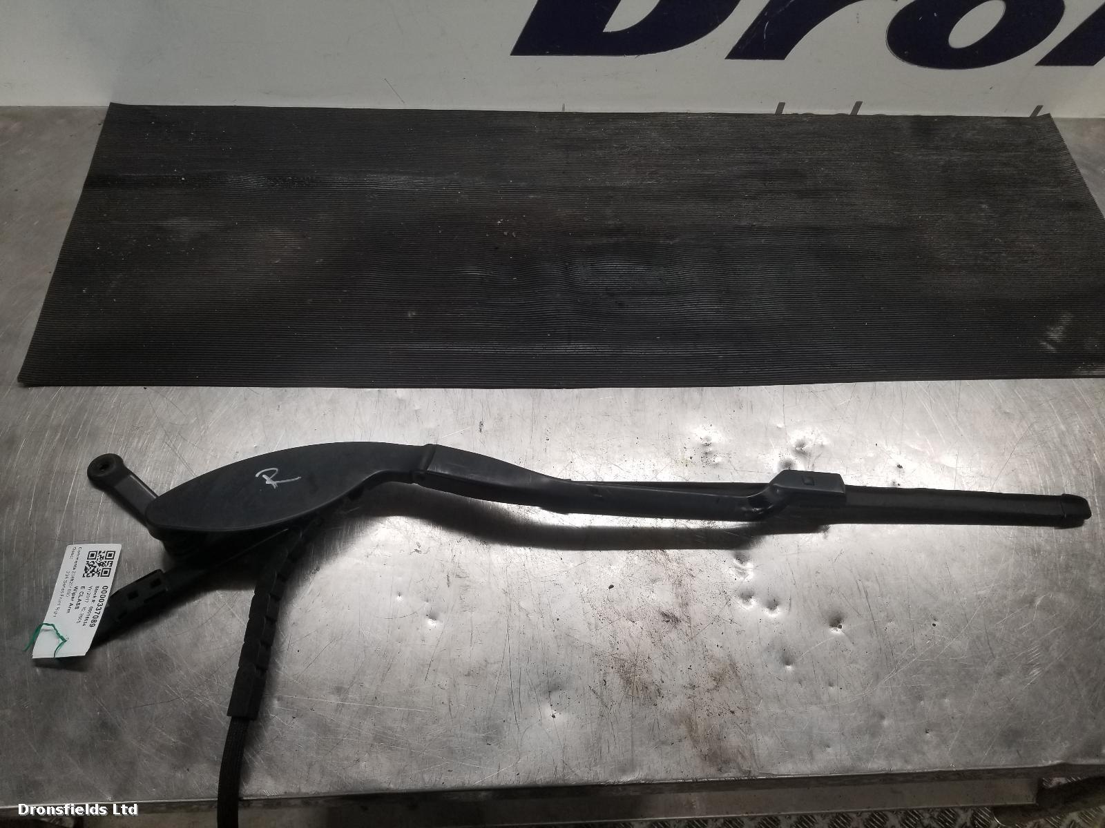View Auto part Wiper Arm Mercedes E Class 2017