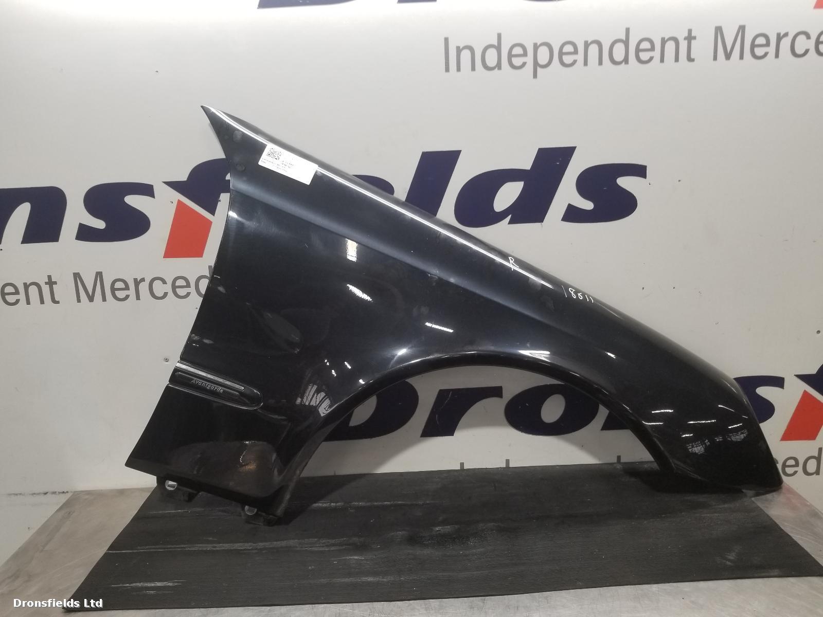 View Auto part R Wing Mercedes E Class 2008