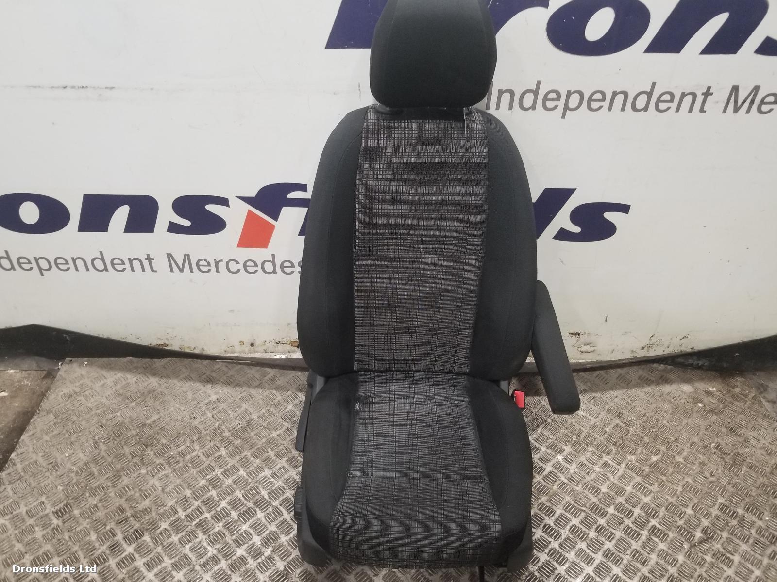View Auto part Front Seat Mercedes Vito 2020